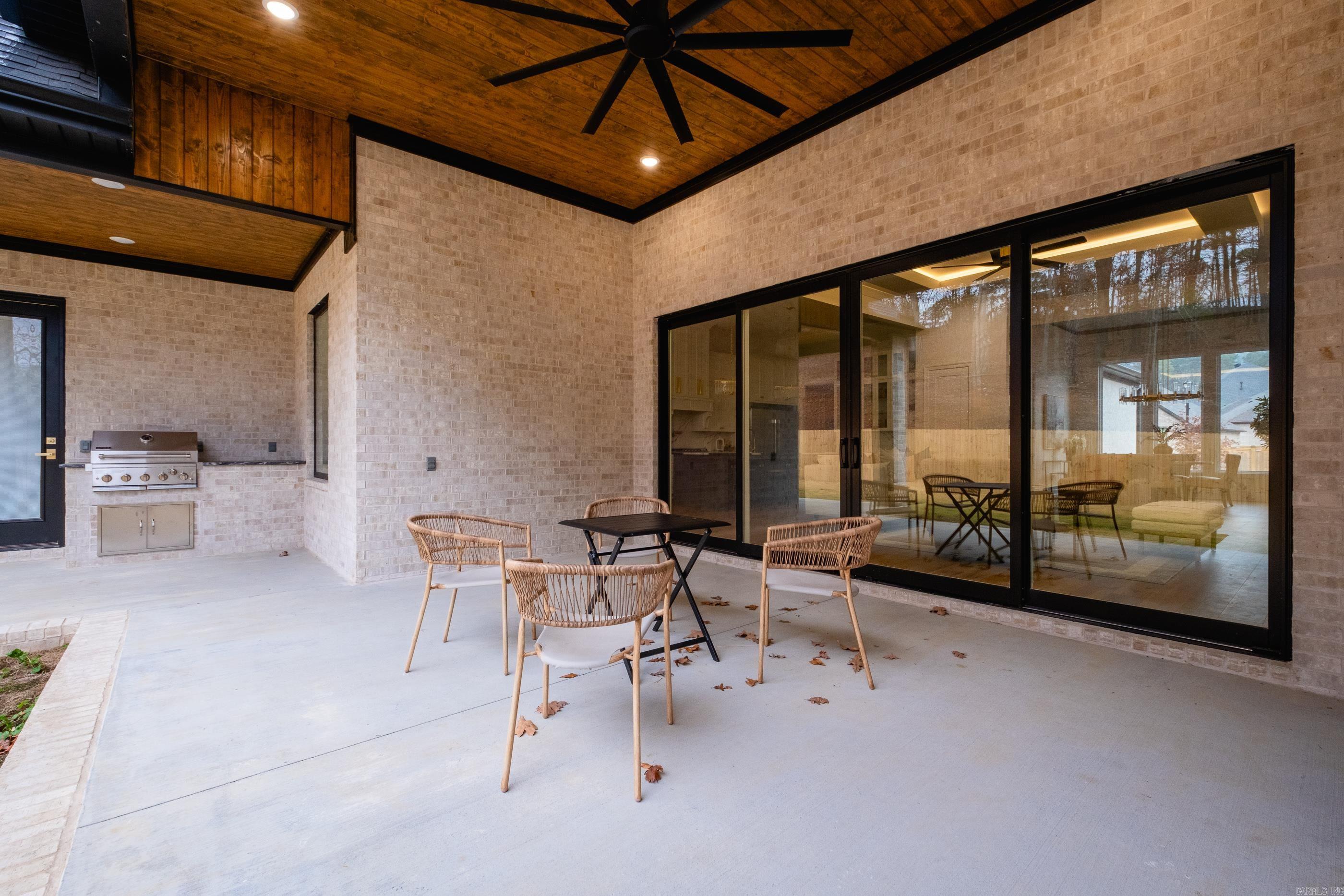 CHENAL VALLEY ABINGTON COURT - Residential