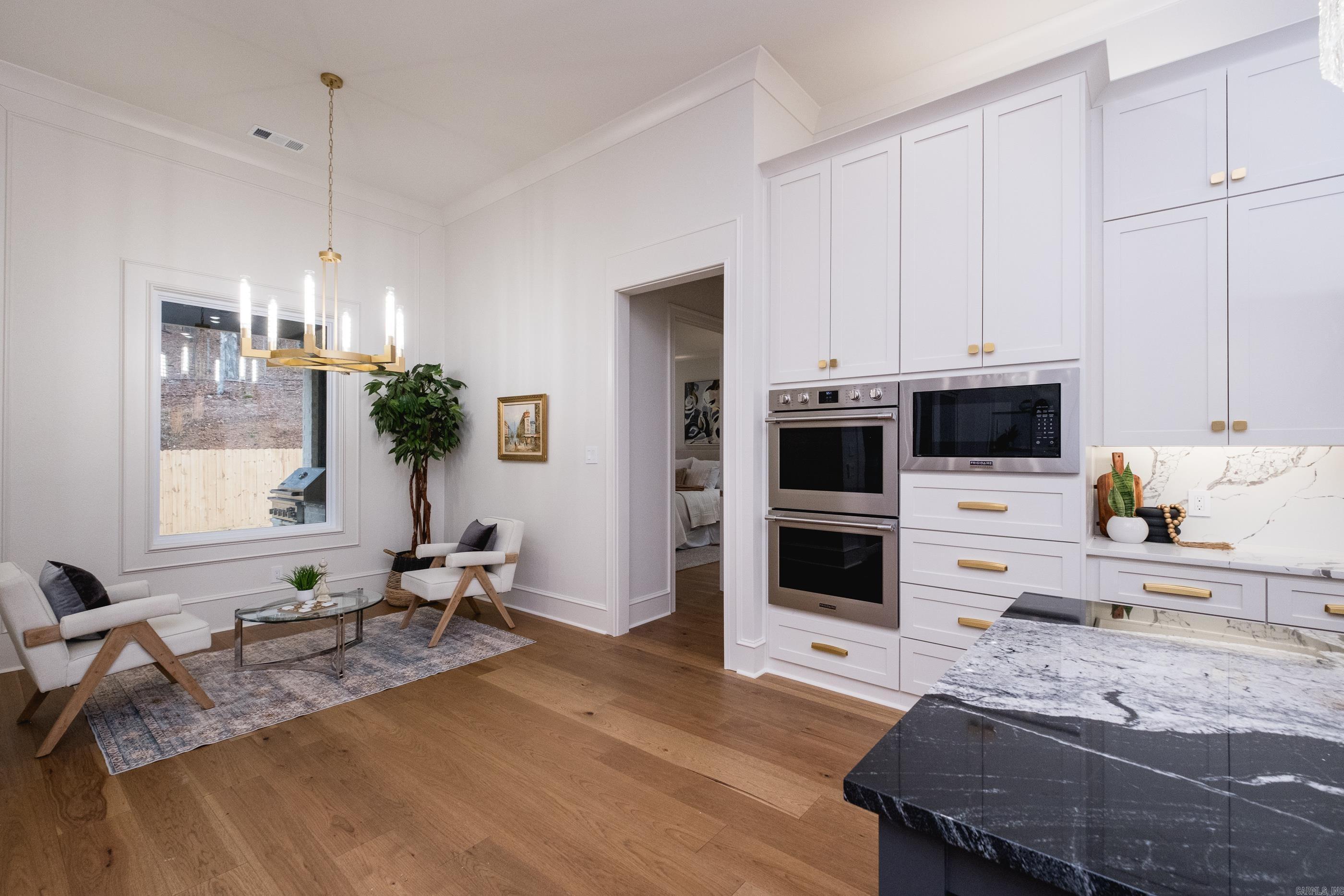 CHENAL VALLEY ABINGTON COURT - Residential