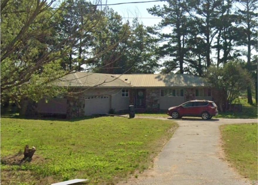 3/2 home on 1.5 acres in Trumann right on Highway 69