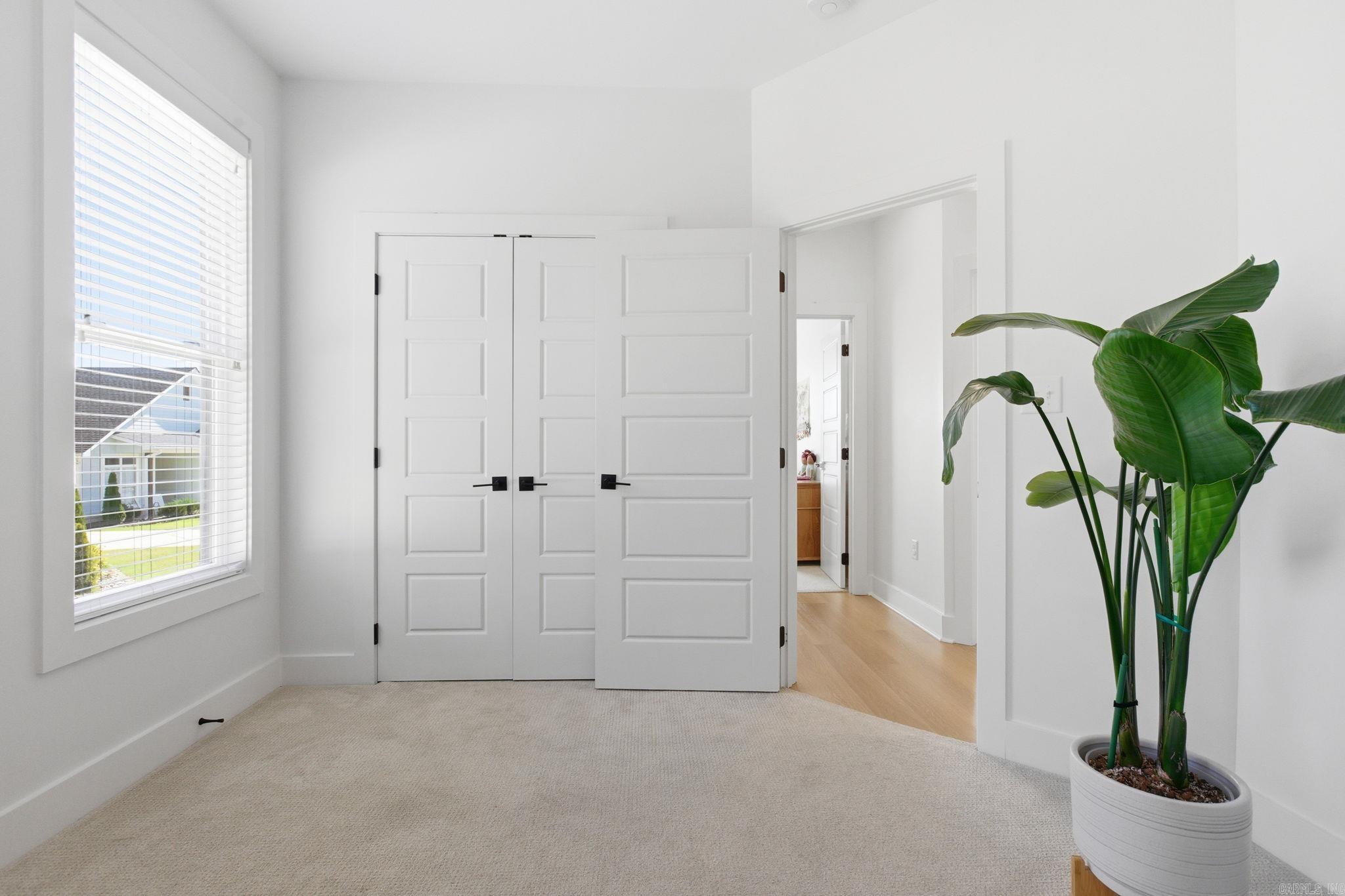 MIDTOWN BRYANT - Residential