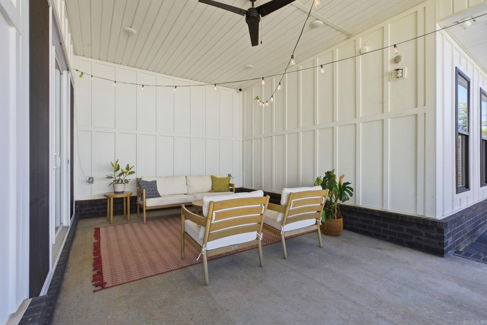 MIDTOWN BRYANT - Residential