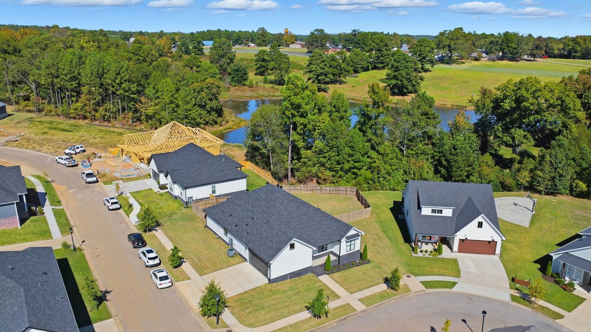 MIDTOWN BRYANT - Residential