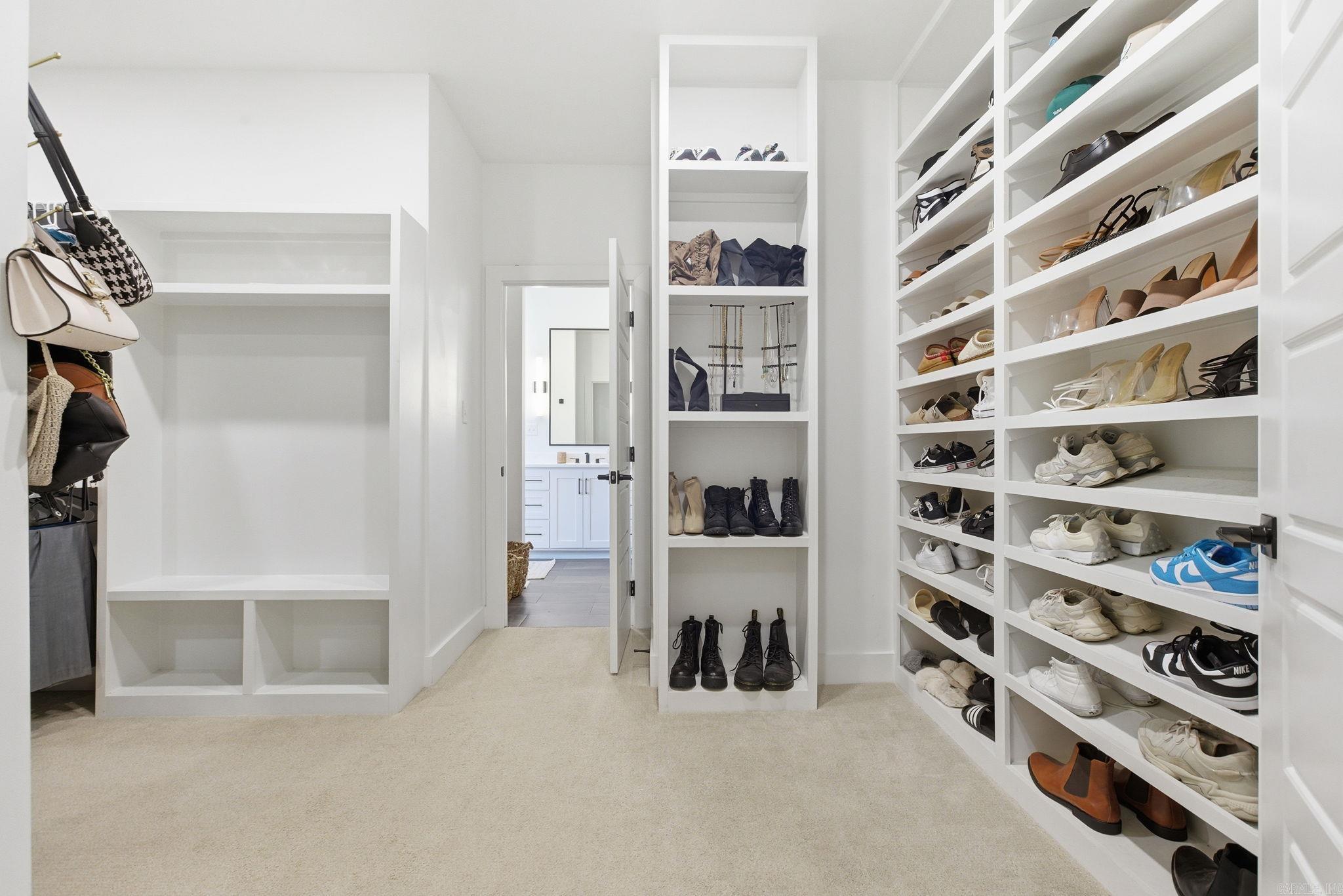 MIDTOWN BRYANT - Residential