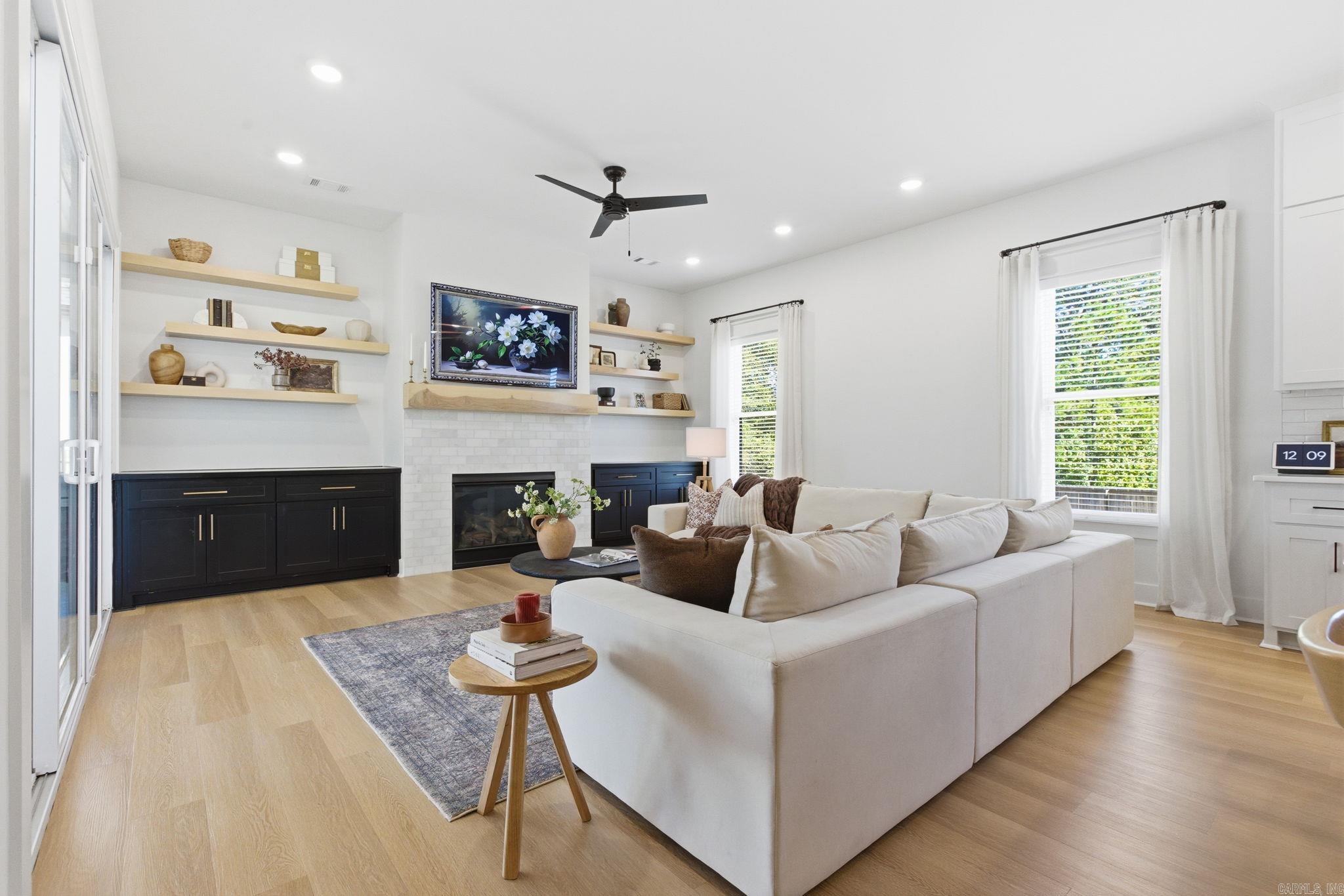 MIDTOWN BRYANT - Residential