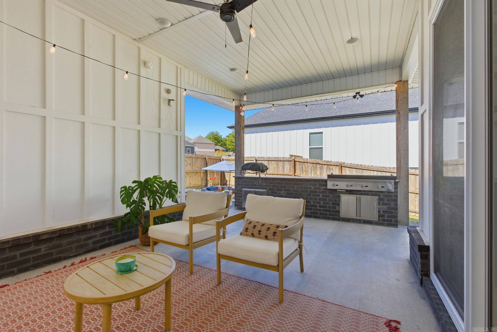 MIDTOWN BRYANT - Residential