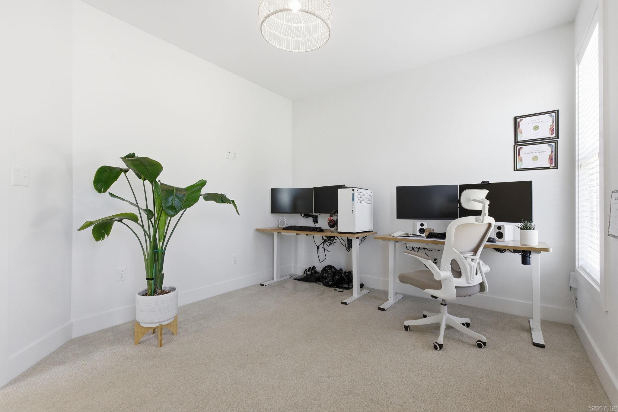 MIDTOWN BRYANT - Residential