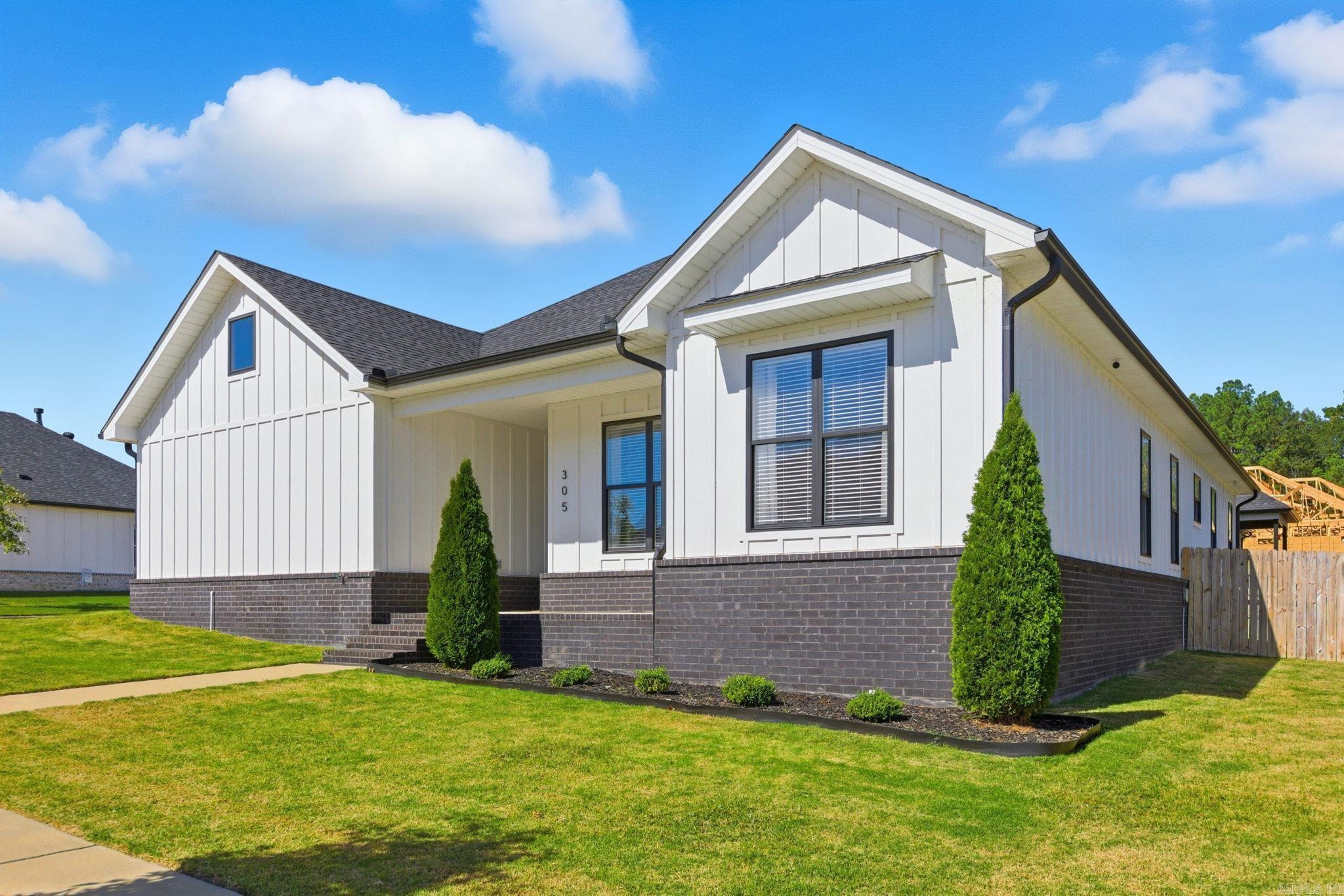 MIDTOWN BRYANT - Residential