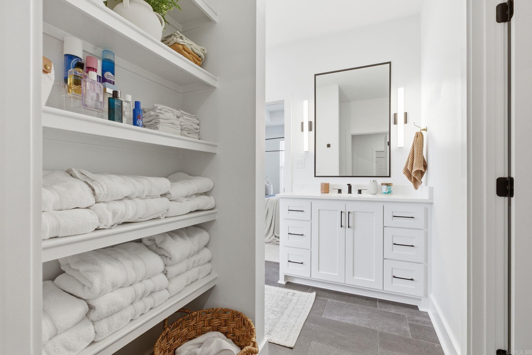 MIDTOWN BRYANT - Residential