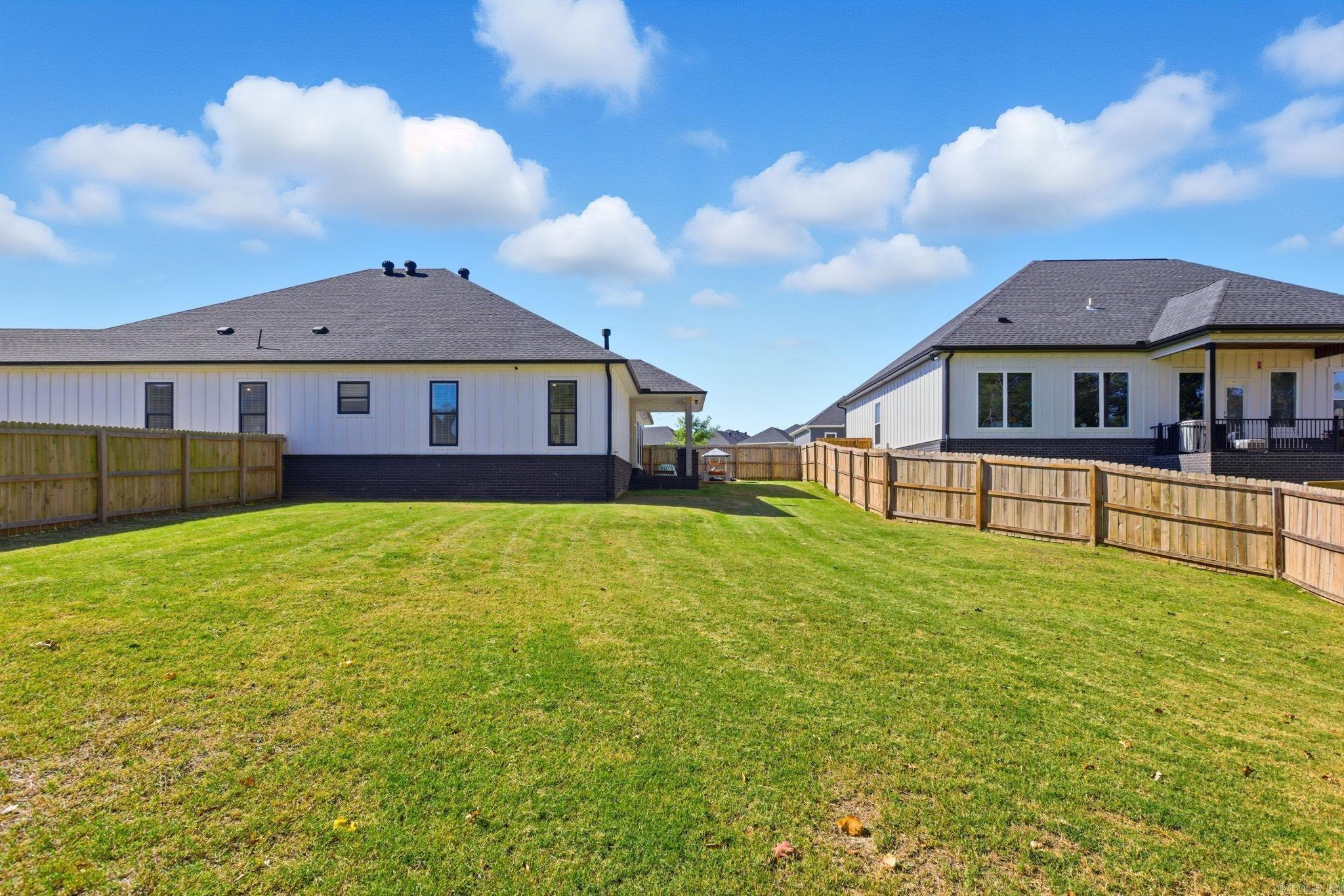 MIDTOWN BRYANT - Residential