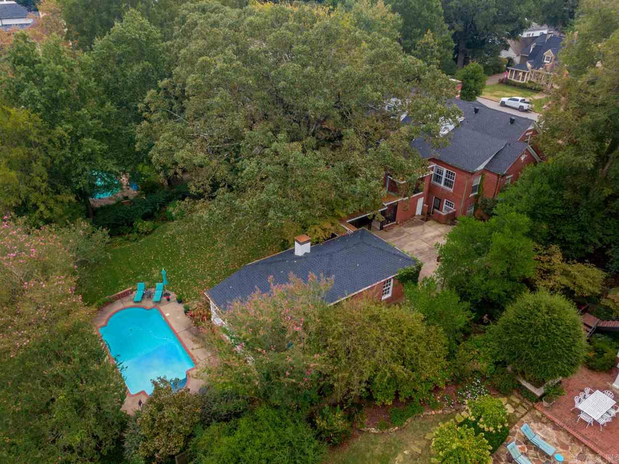 BEVERLY PLACE - Residential