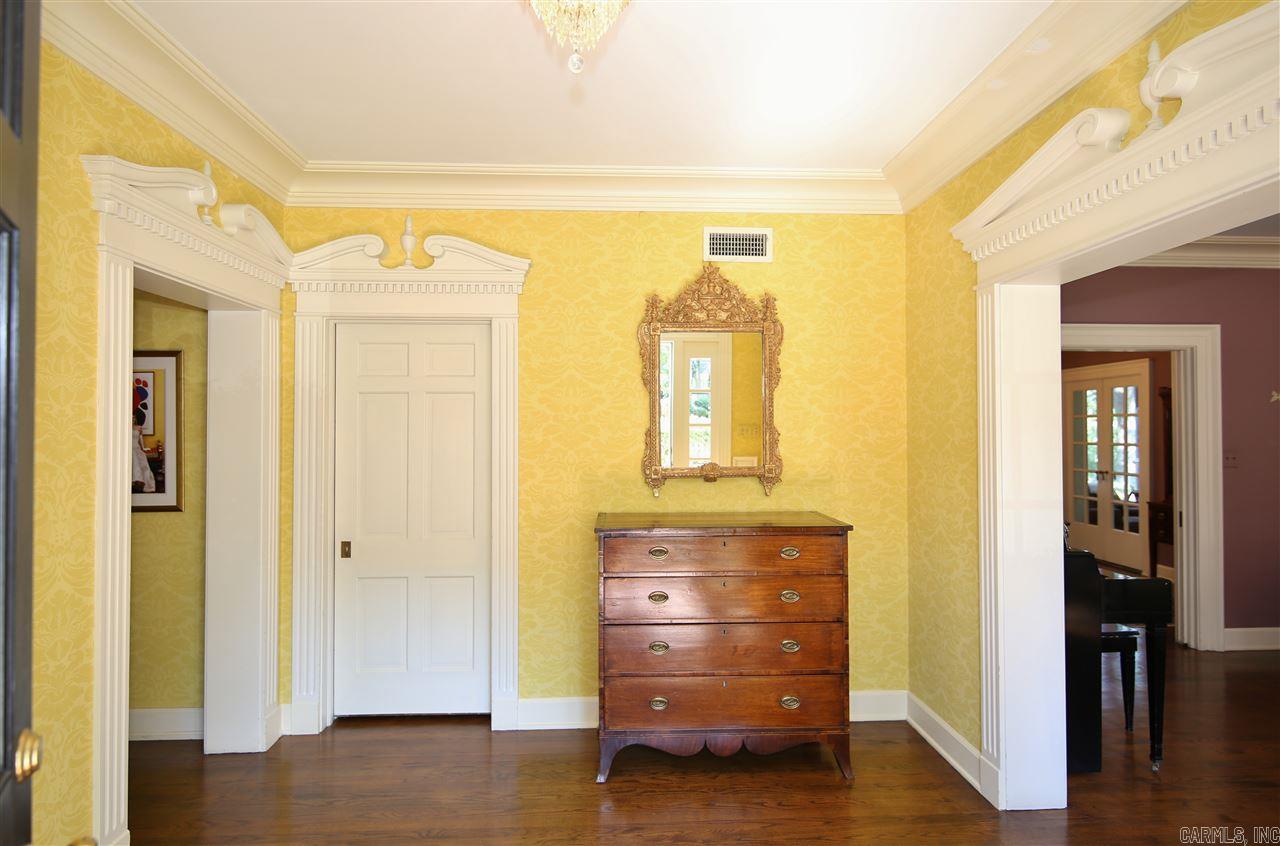 BEVERLY PLACE - Residential