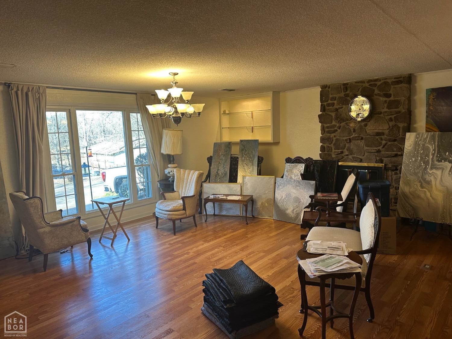 Pinoak Place - Residential