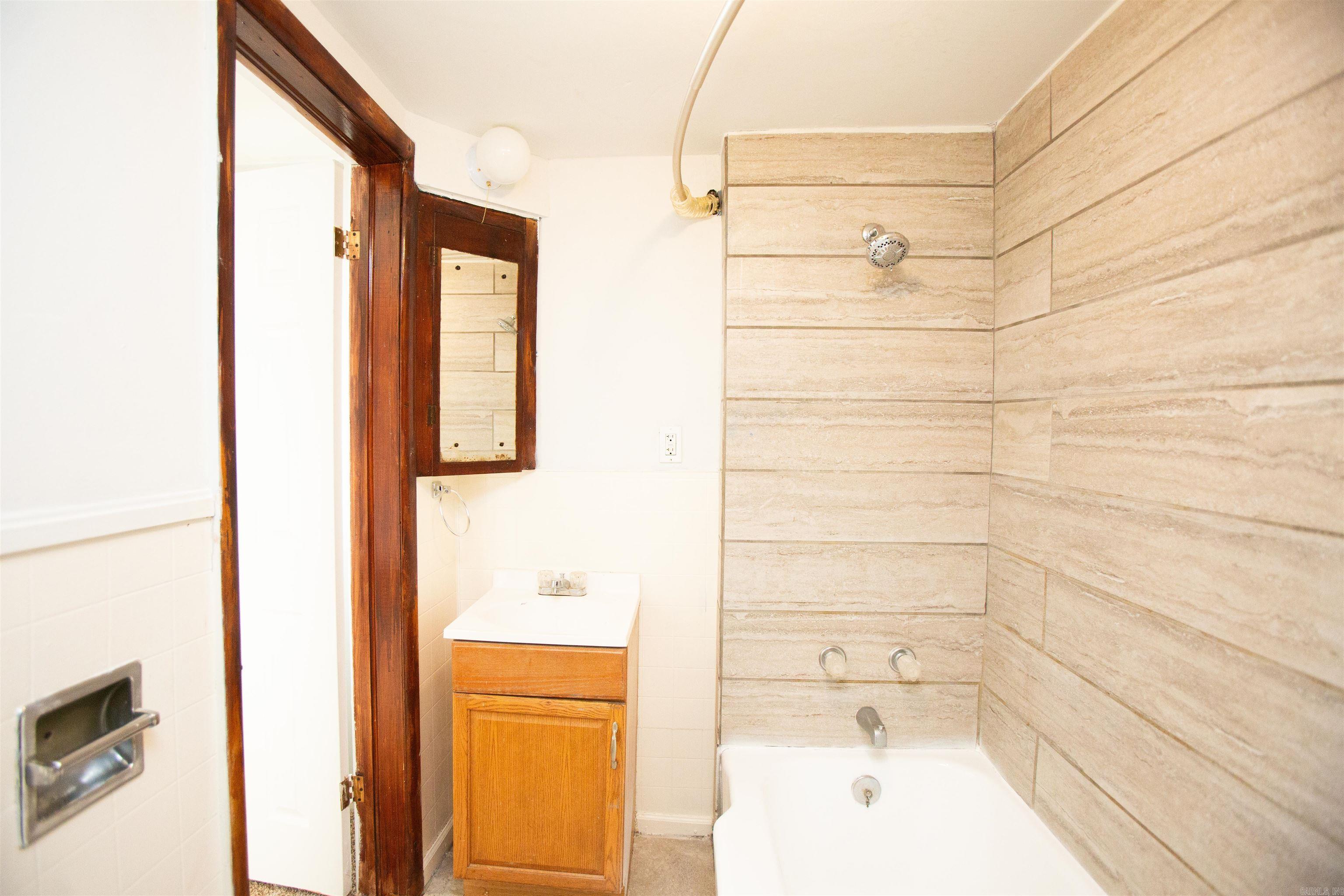 Worthern W B - Residential Lease