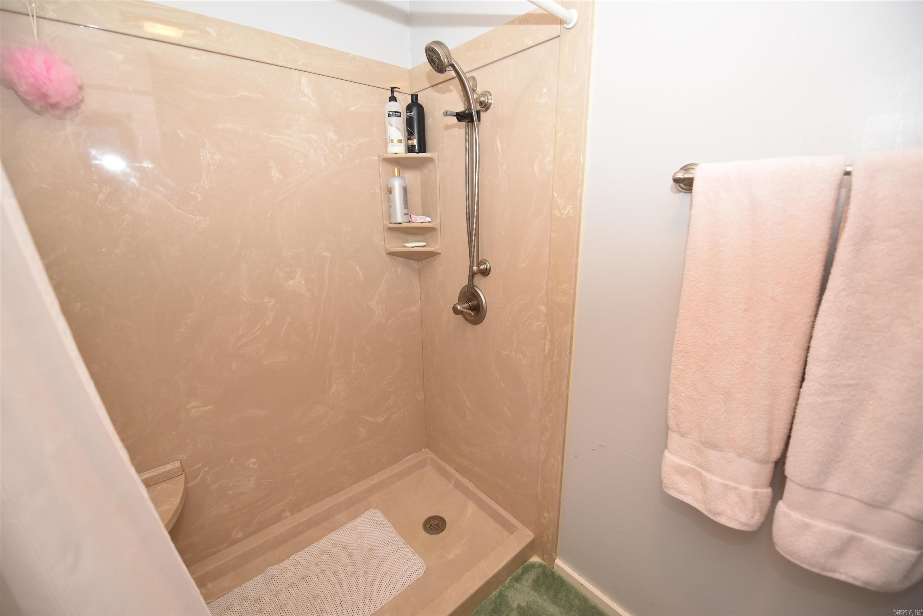 COUNTRY CLUB RIDGE TOWN - Residential