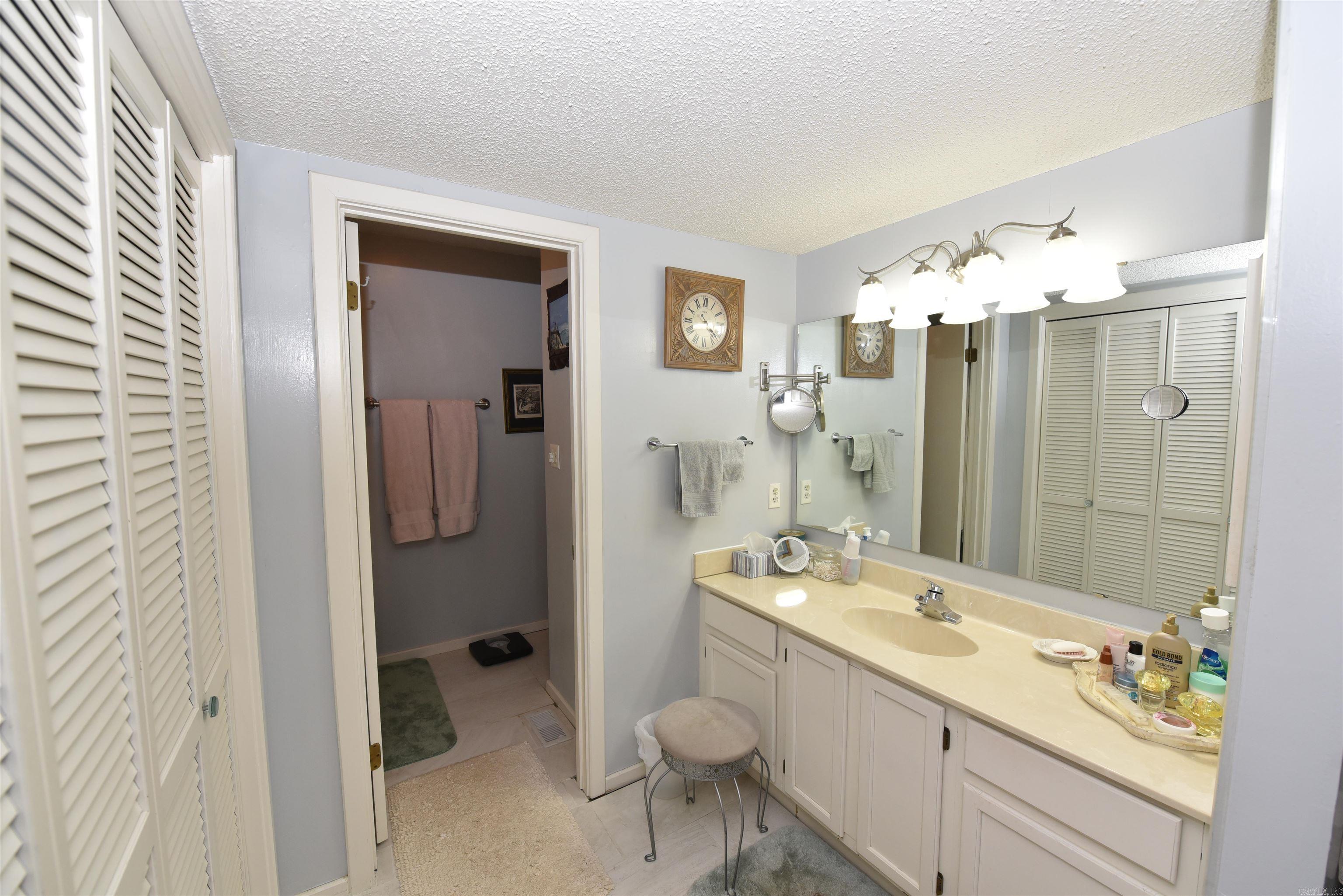 COUNTRY CLUB RIDGE TOWN - Residential