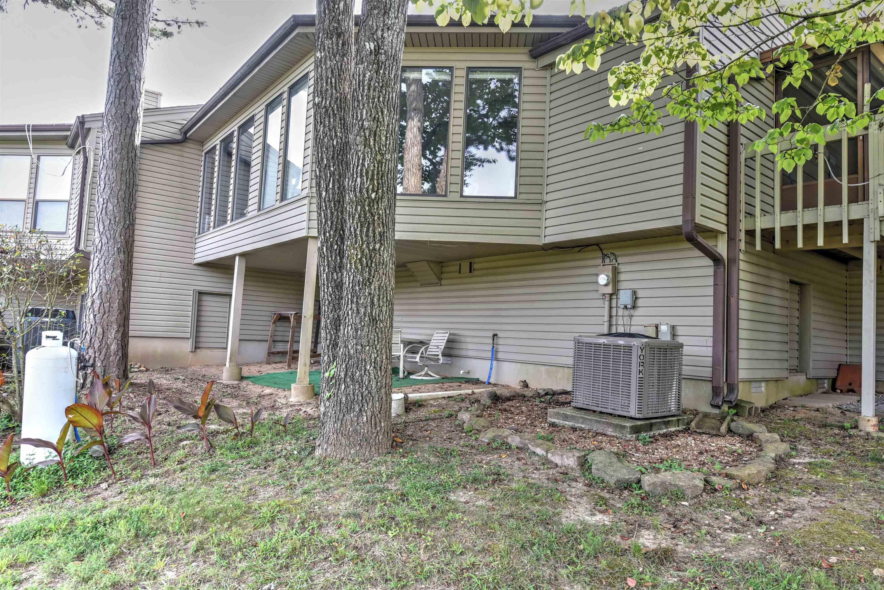 COUNTRY CLUB RIDGE TOWN - Residential