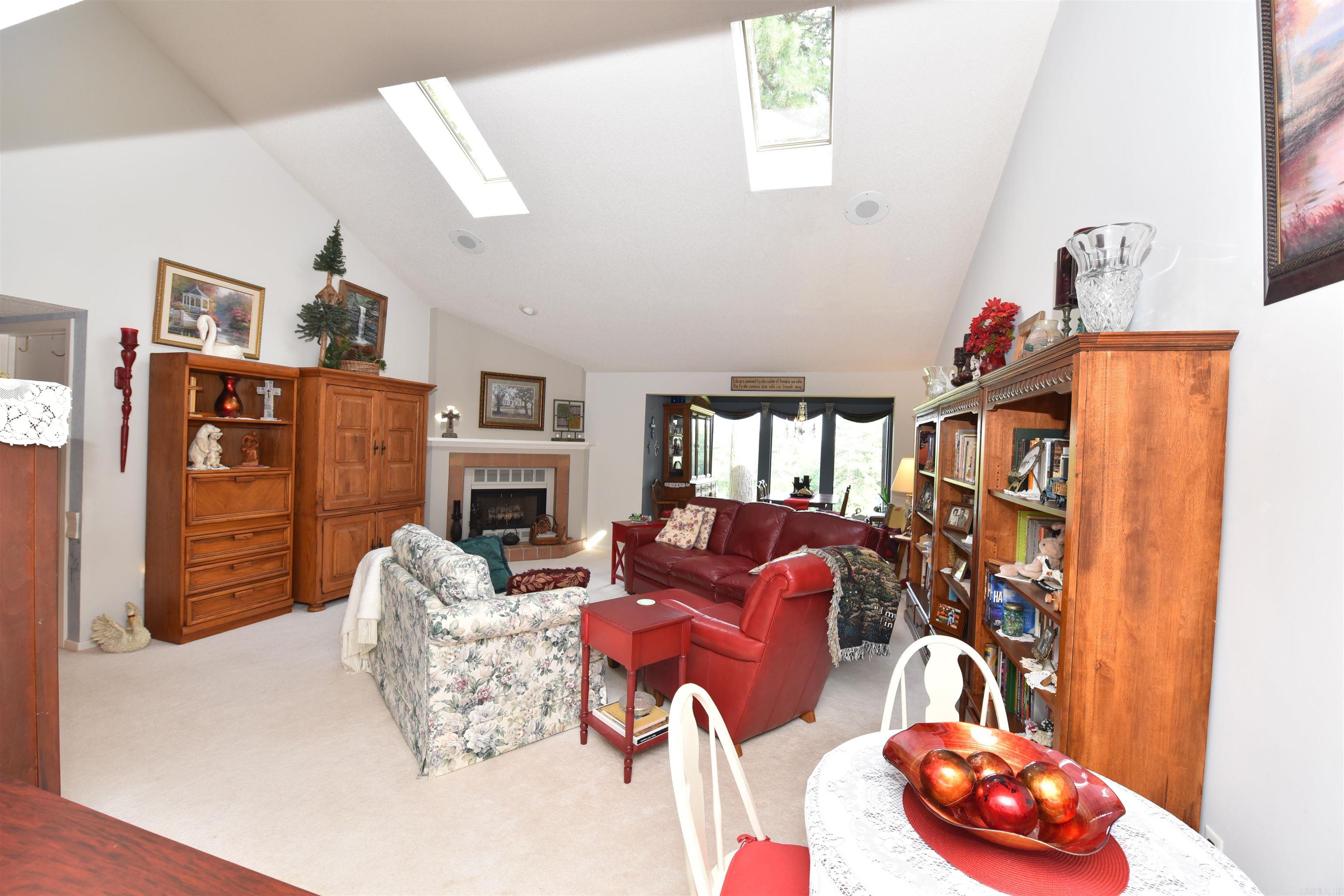 COUNTRY CLUB RIDGE TOWN - Residential