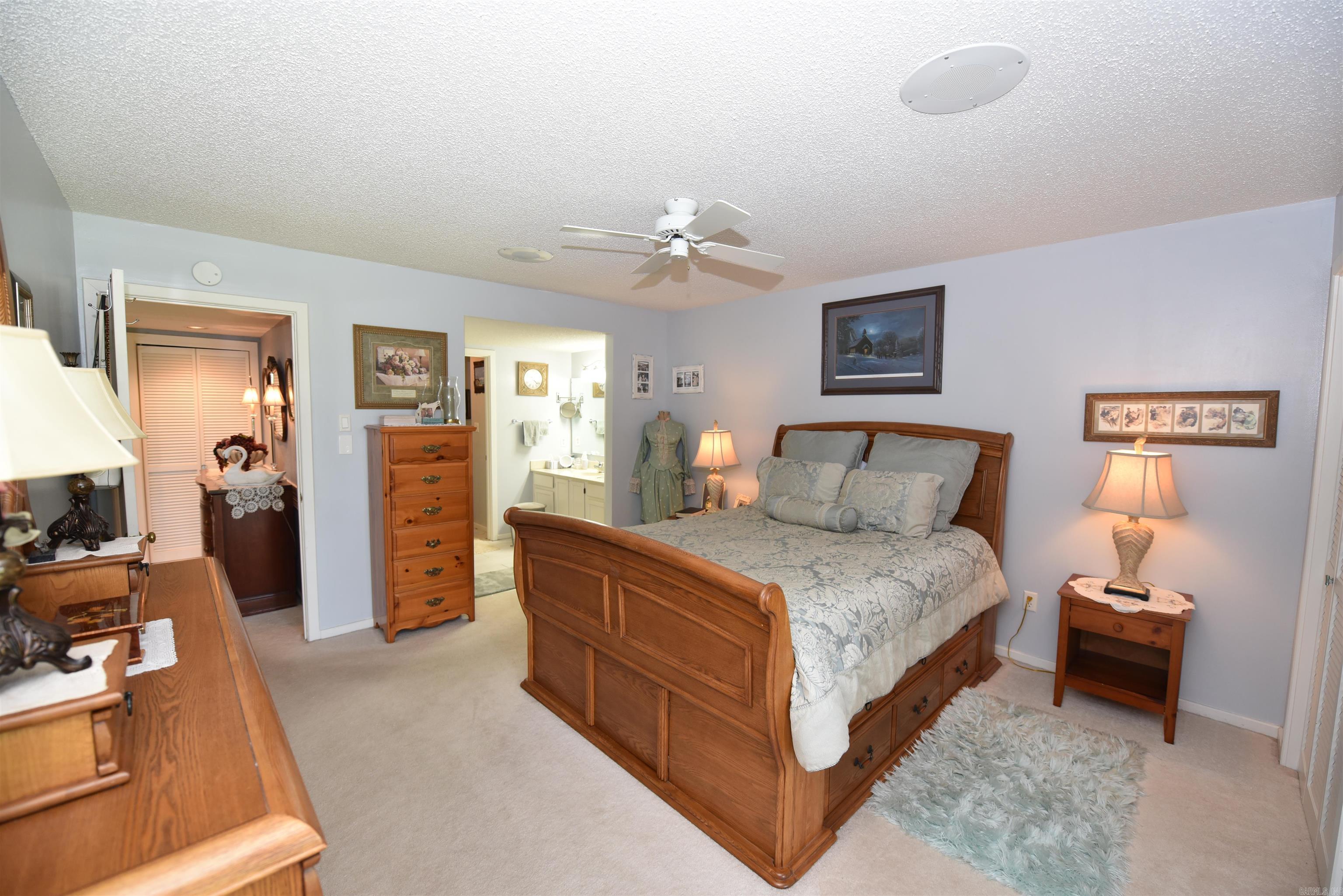 COUNTRY CLUB RIDGE TOWN - Residential