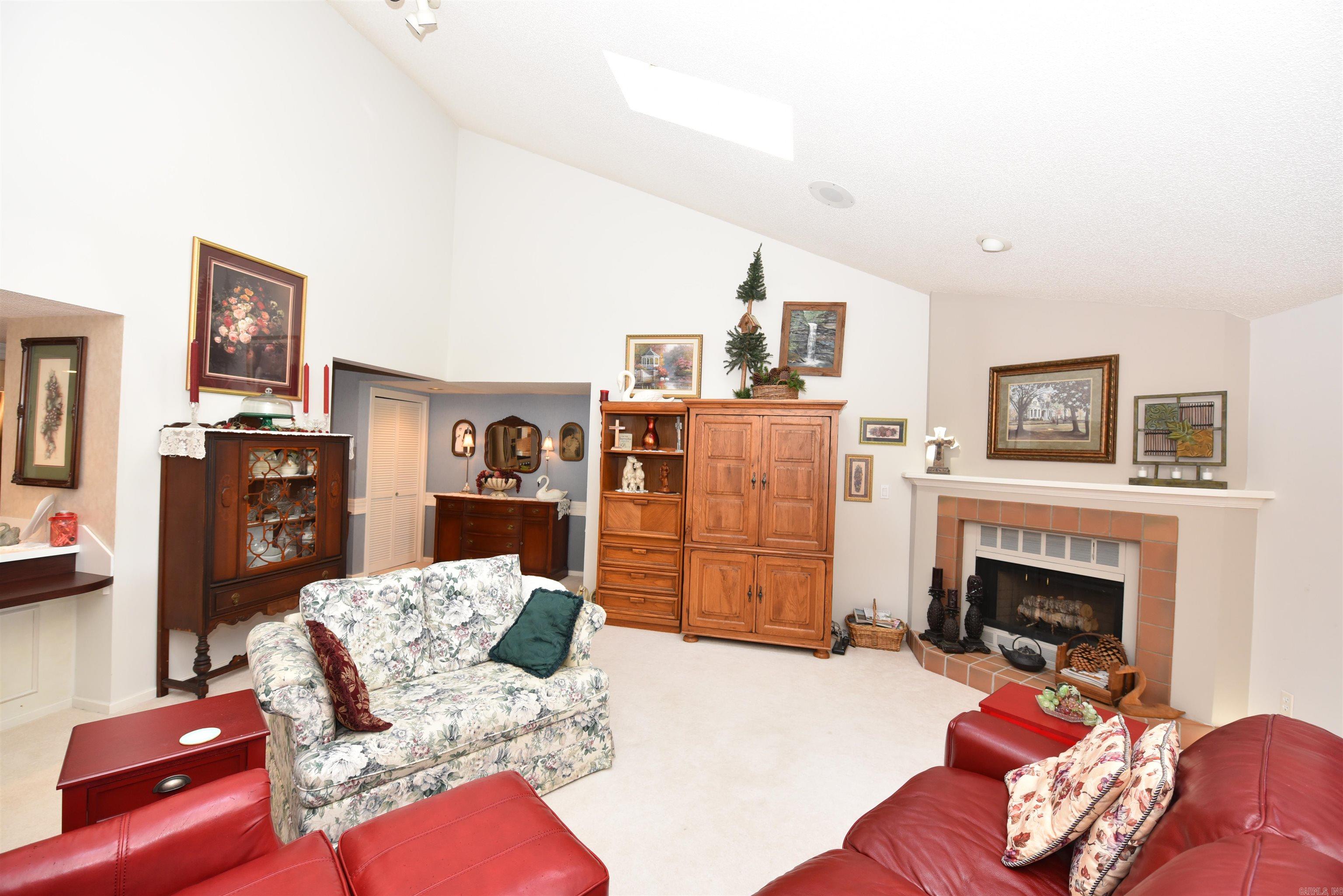 COUNTRY CLUB RIDGE TOWN - Residential