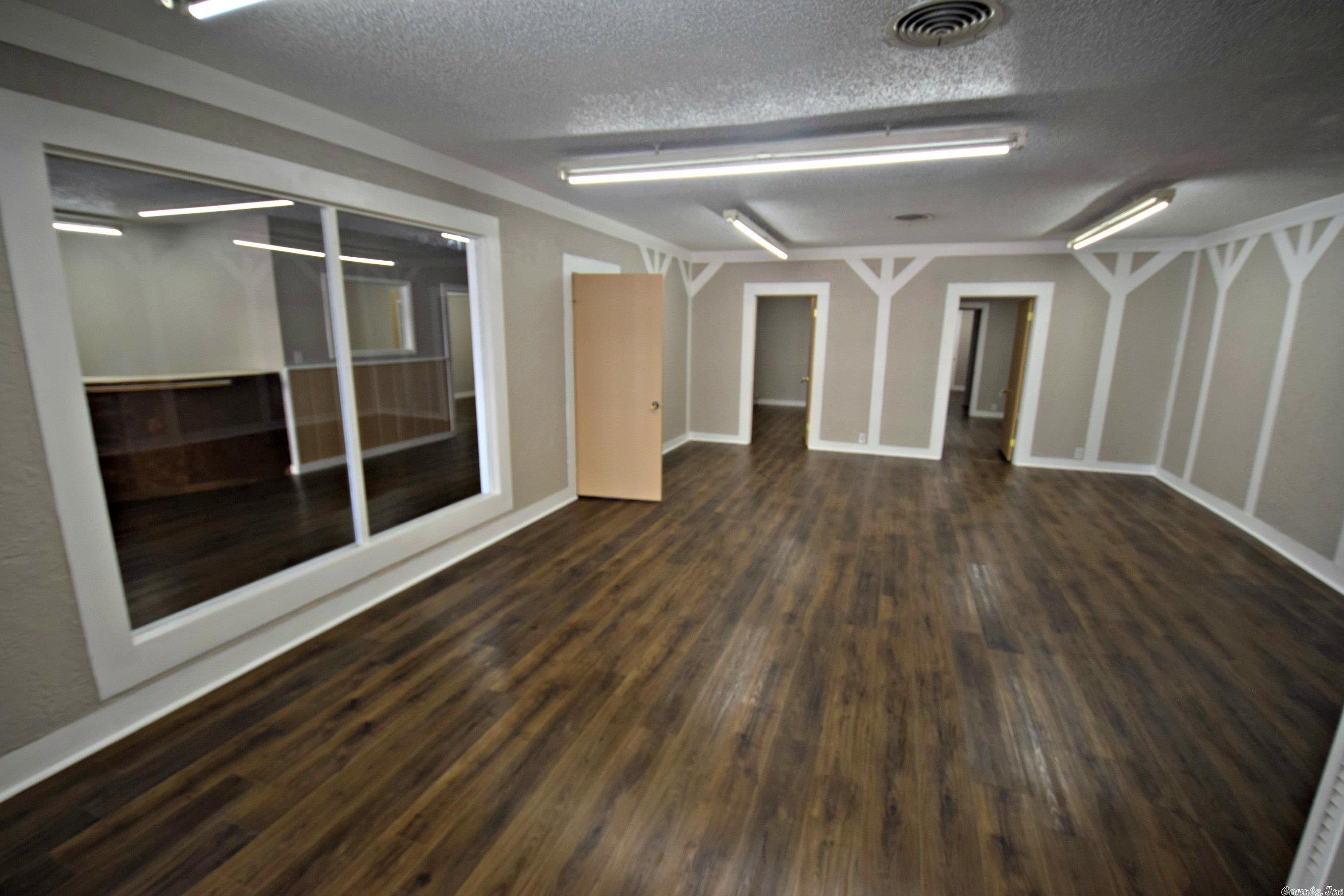 Mena Original - Commercial Sale