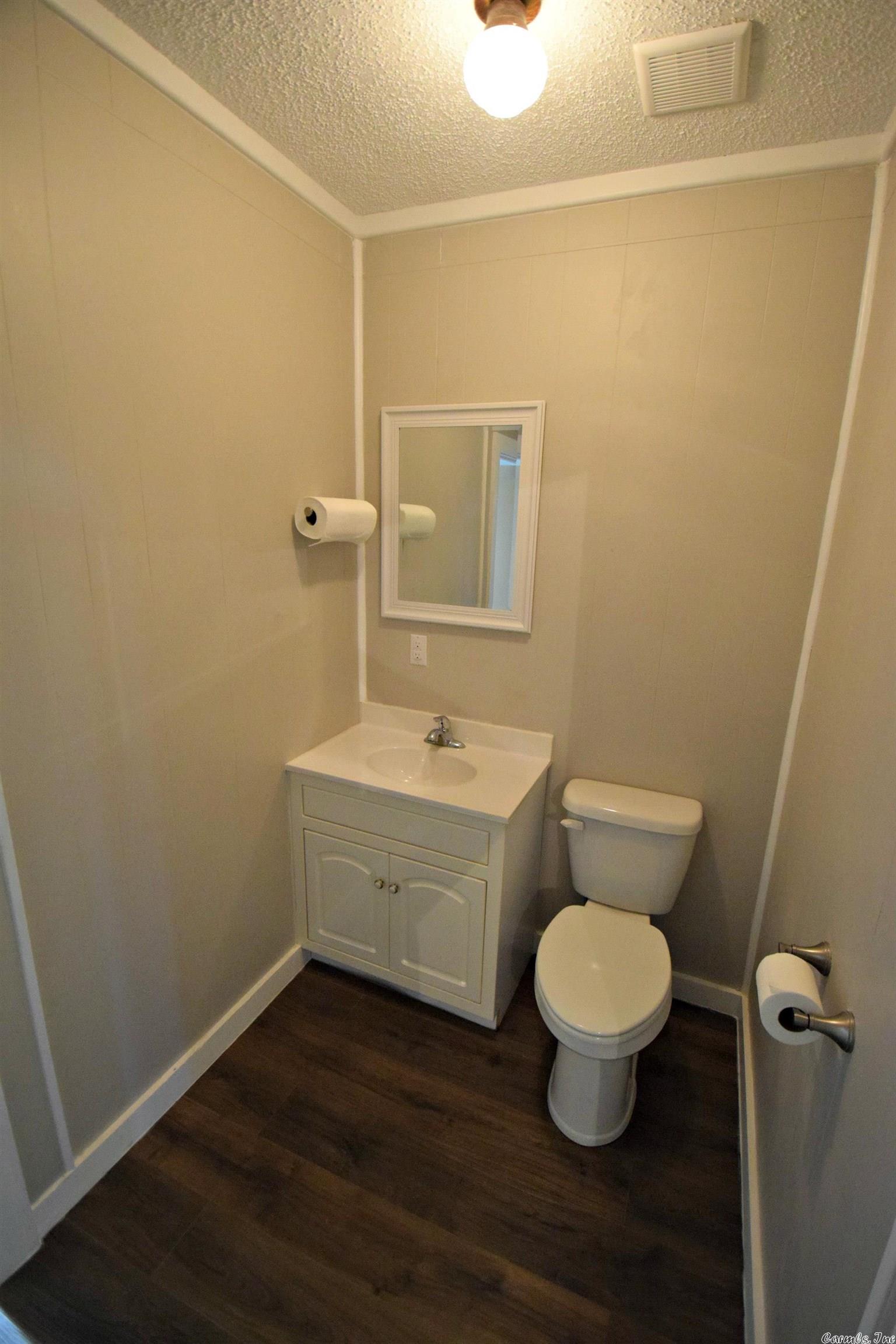 Mena Original - Commercial Sale