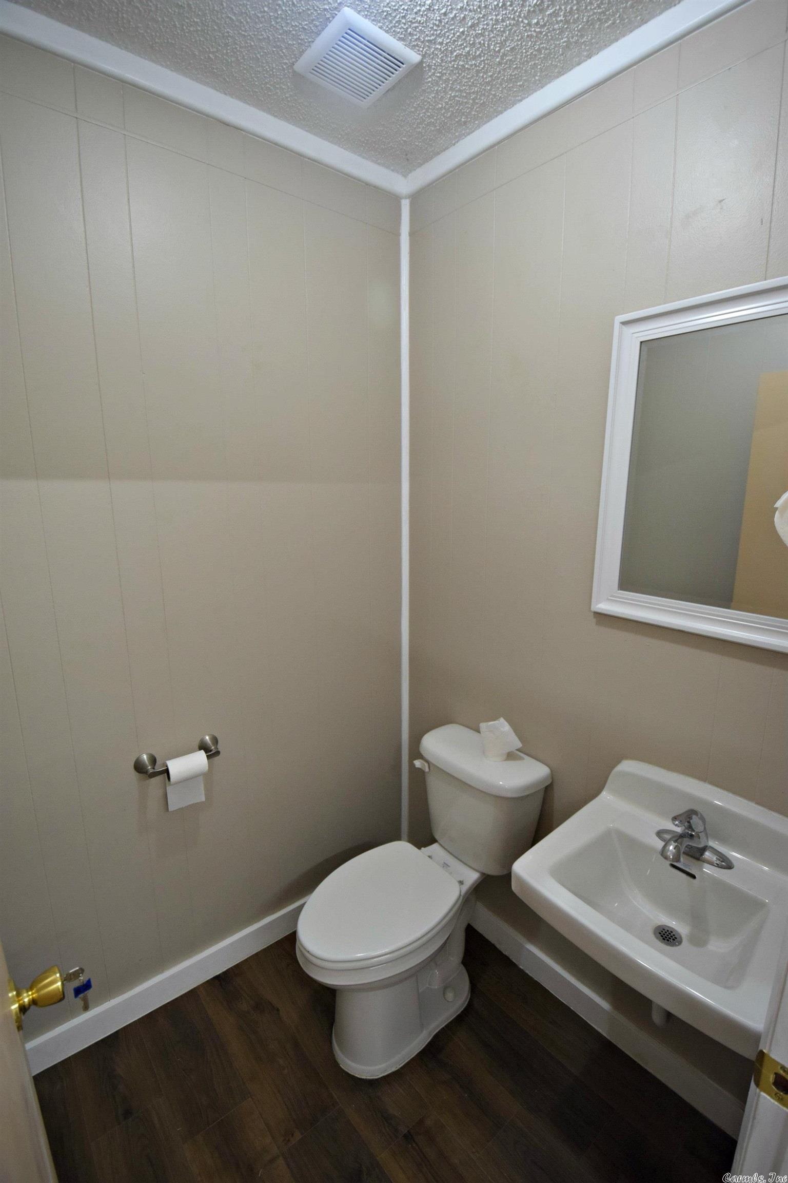 Mena Original - Commercial Sale