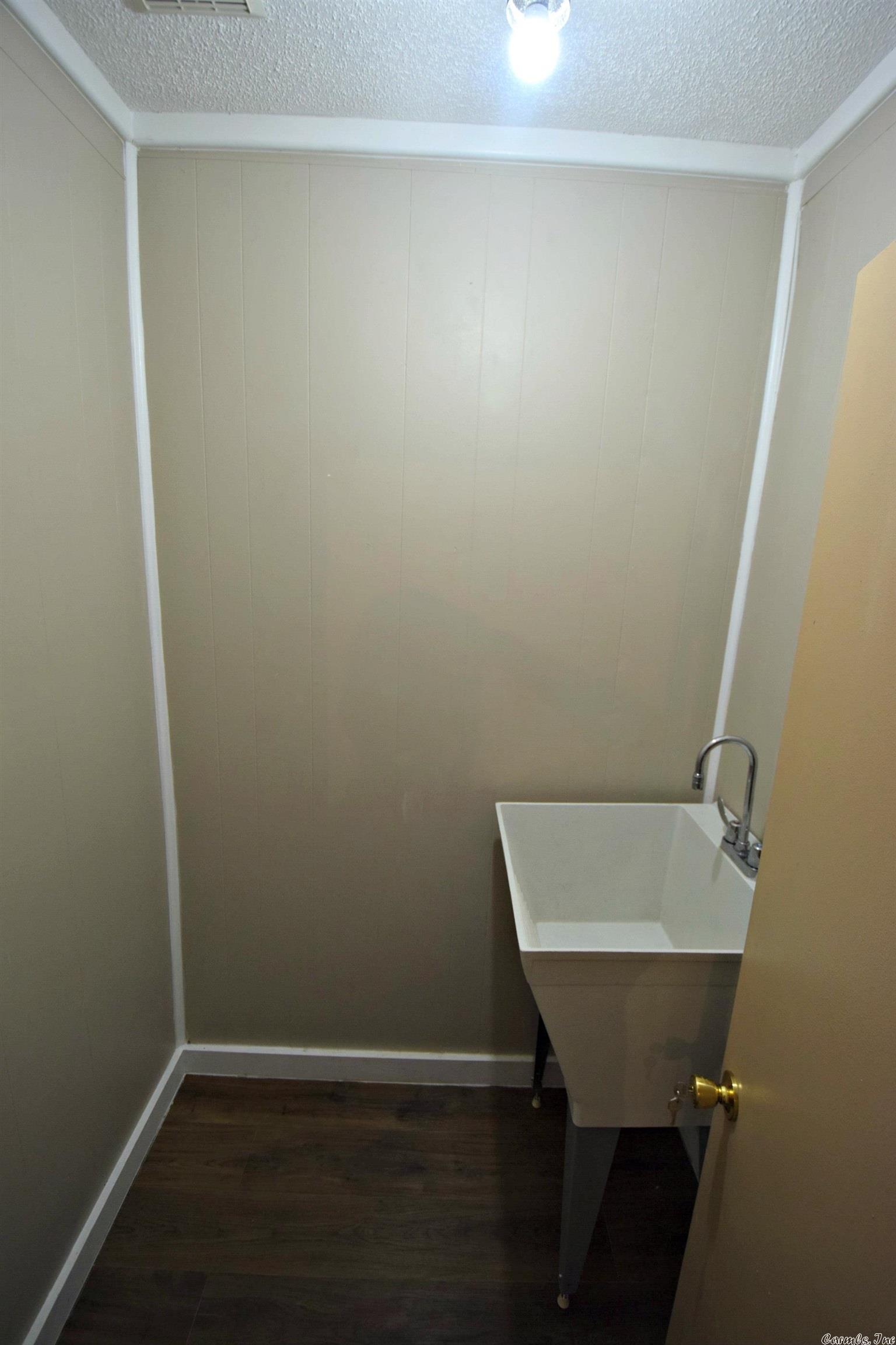 Mena Original - Commercial Sale