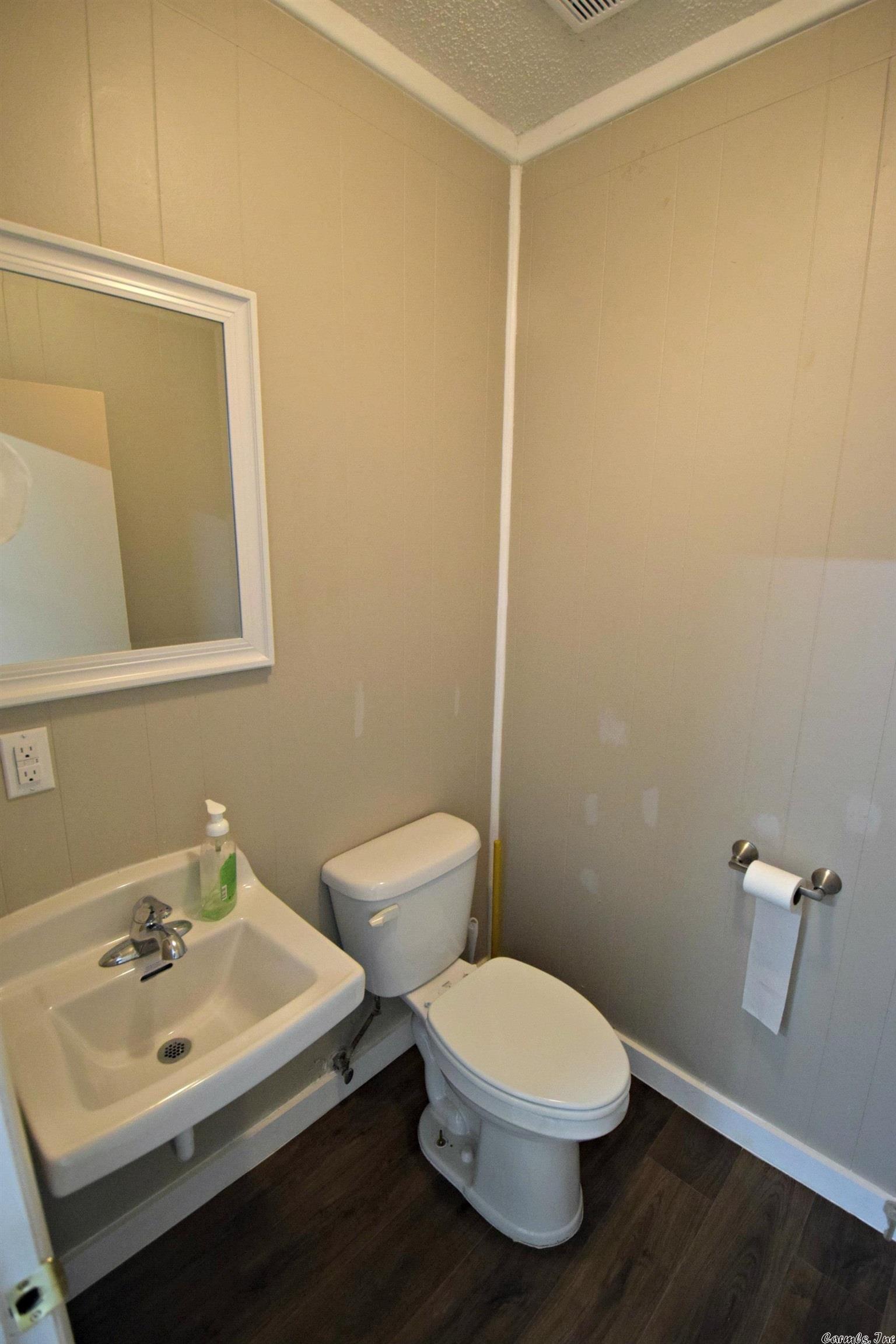 Mena Original - Commercial Sale