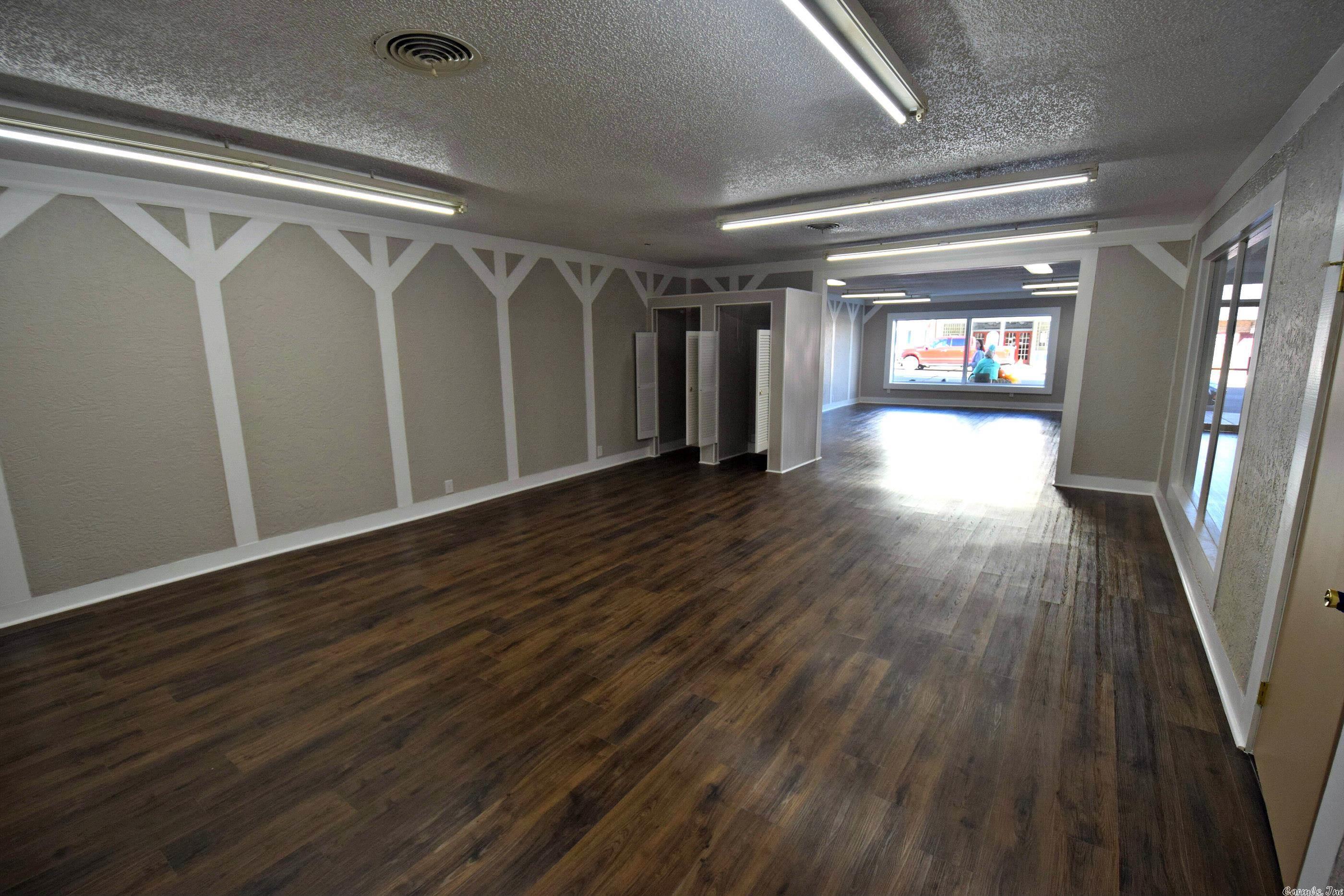 Mena Original - Commercial Sale