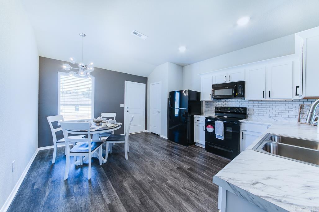 STAGECOACH MEADOWS - Residential