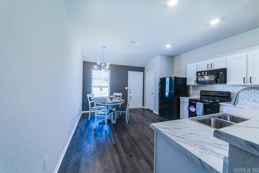 STAGECOACH MEADOWS - Residential