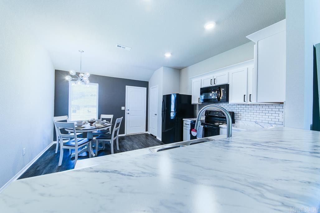 STAGECOACH MEADOWS - Residential