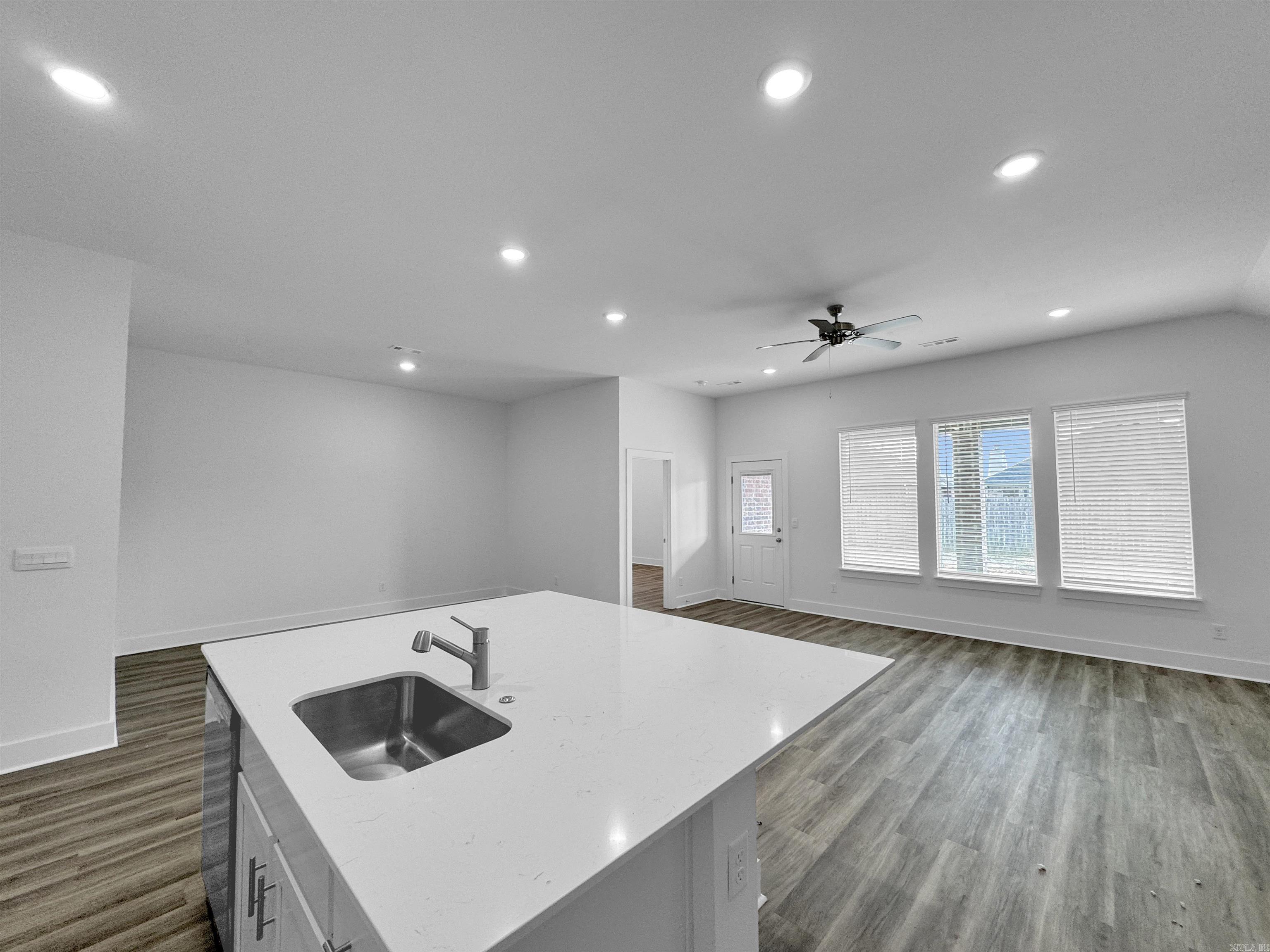 THE RESERVE AT COUNTRY CLUB PHAS - Residential