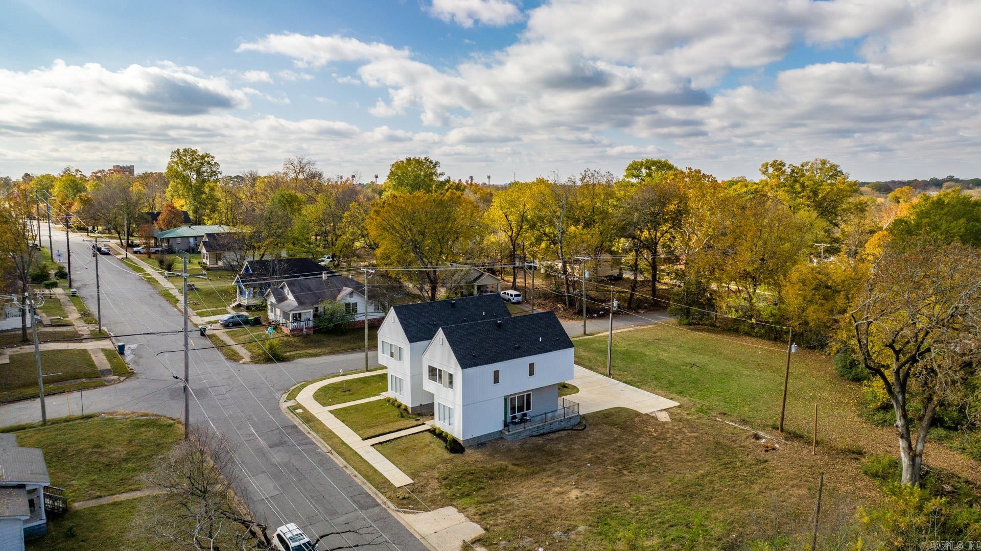 COTTAGES ON PARK II - Residential