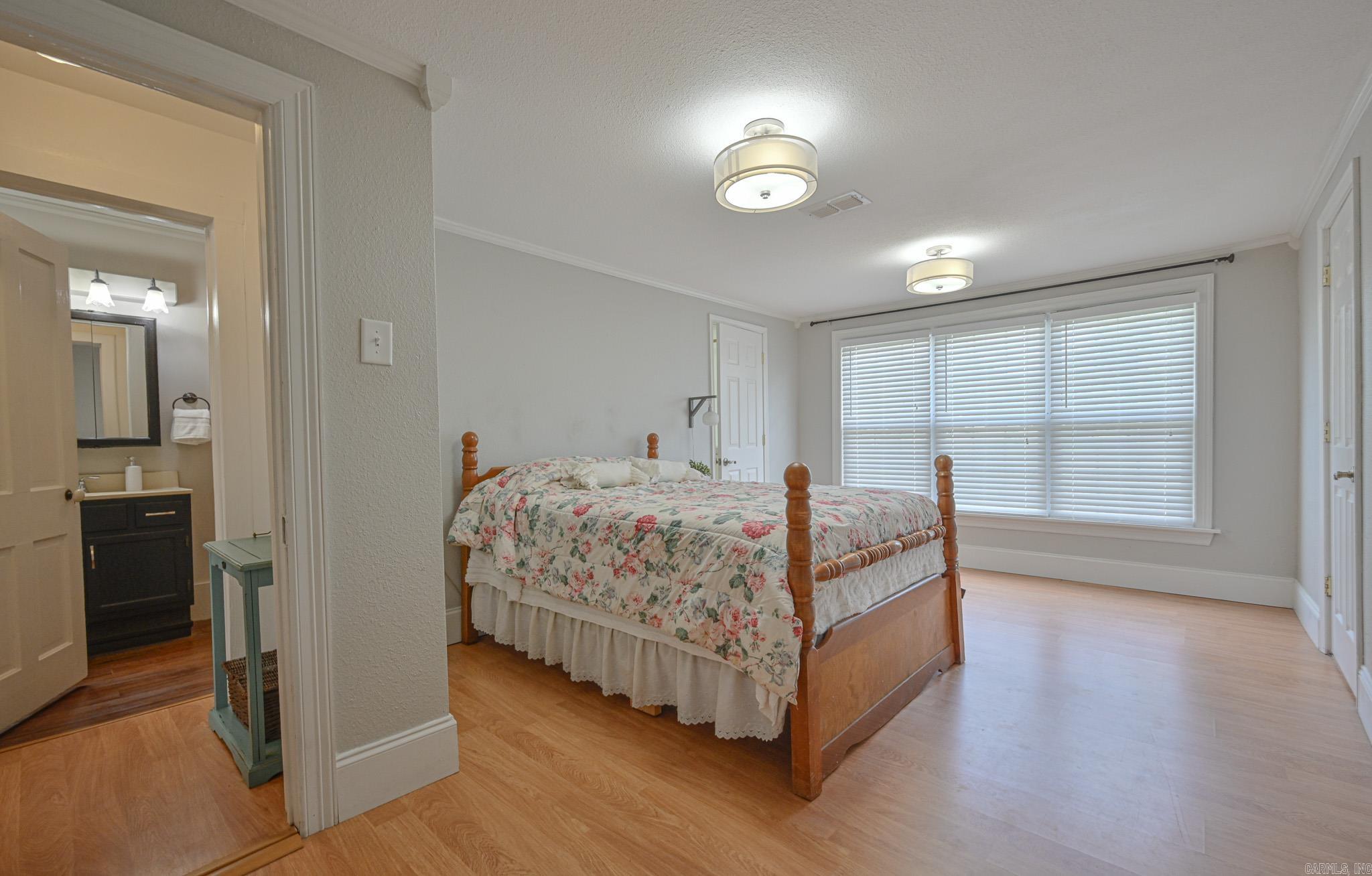 Mena Original - Residential