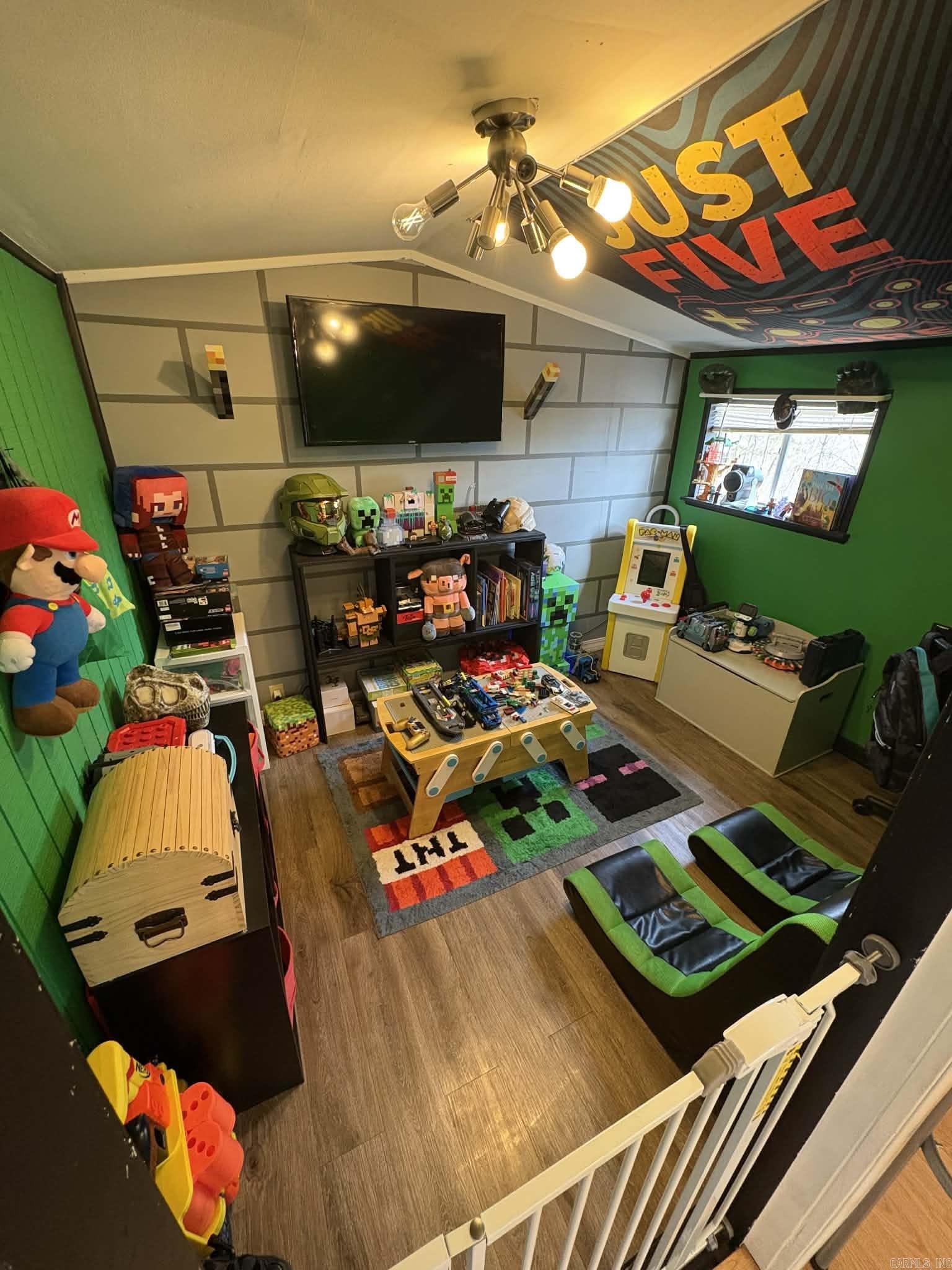 CHELSEA GLADE - Residential