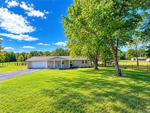 Photo of 679 Lake Rd RD, Atkins, AR 72823 (MLS # 26042910)