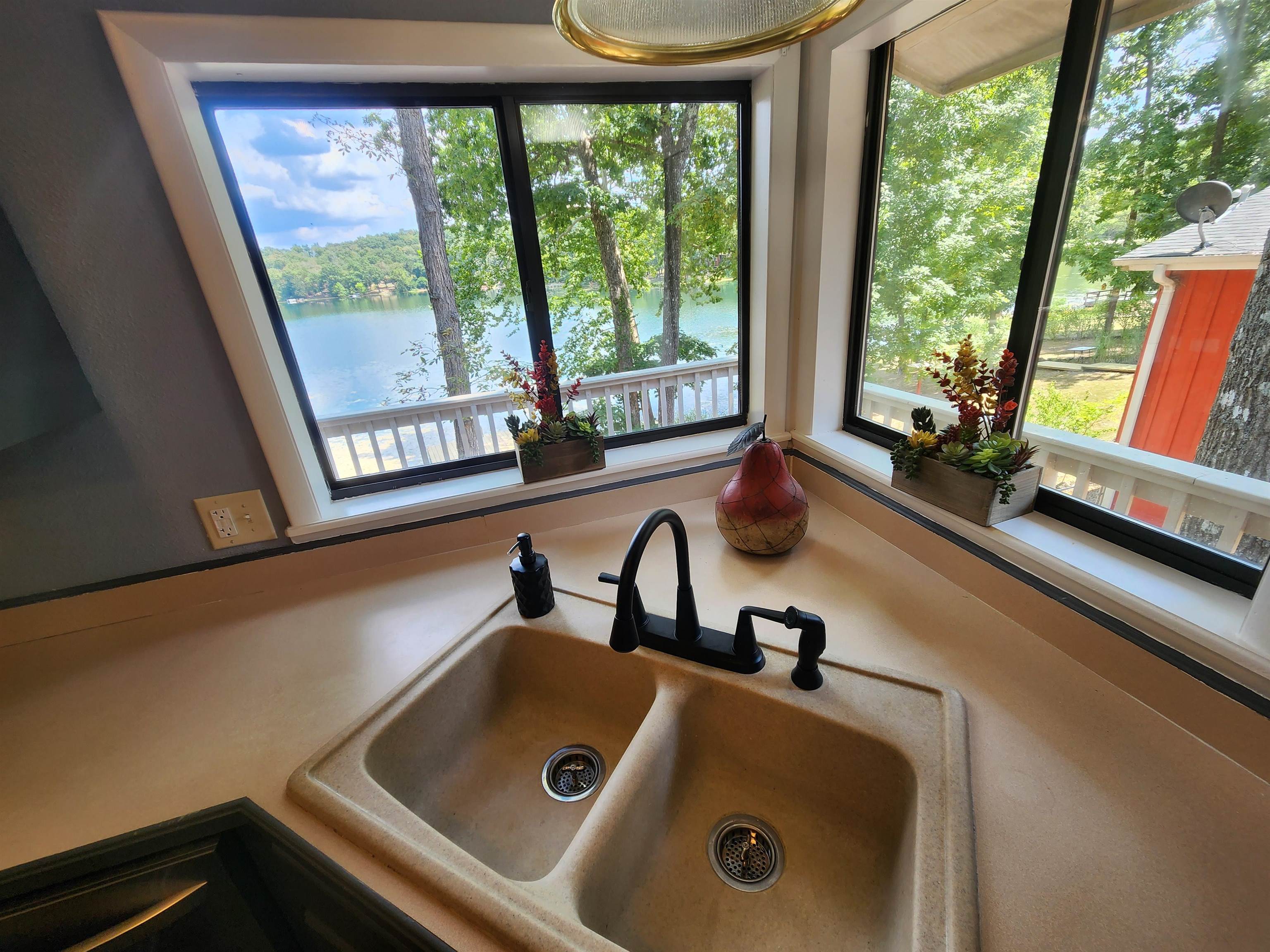 WEST LAKE - Residential