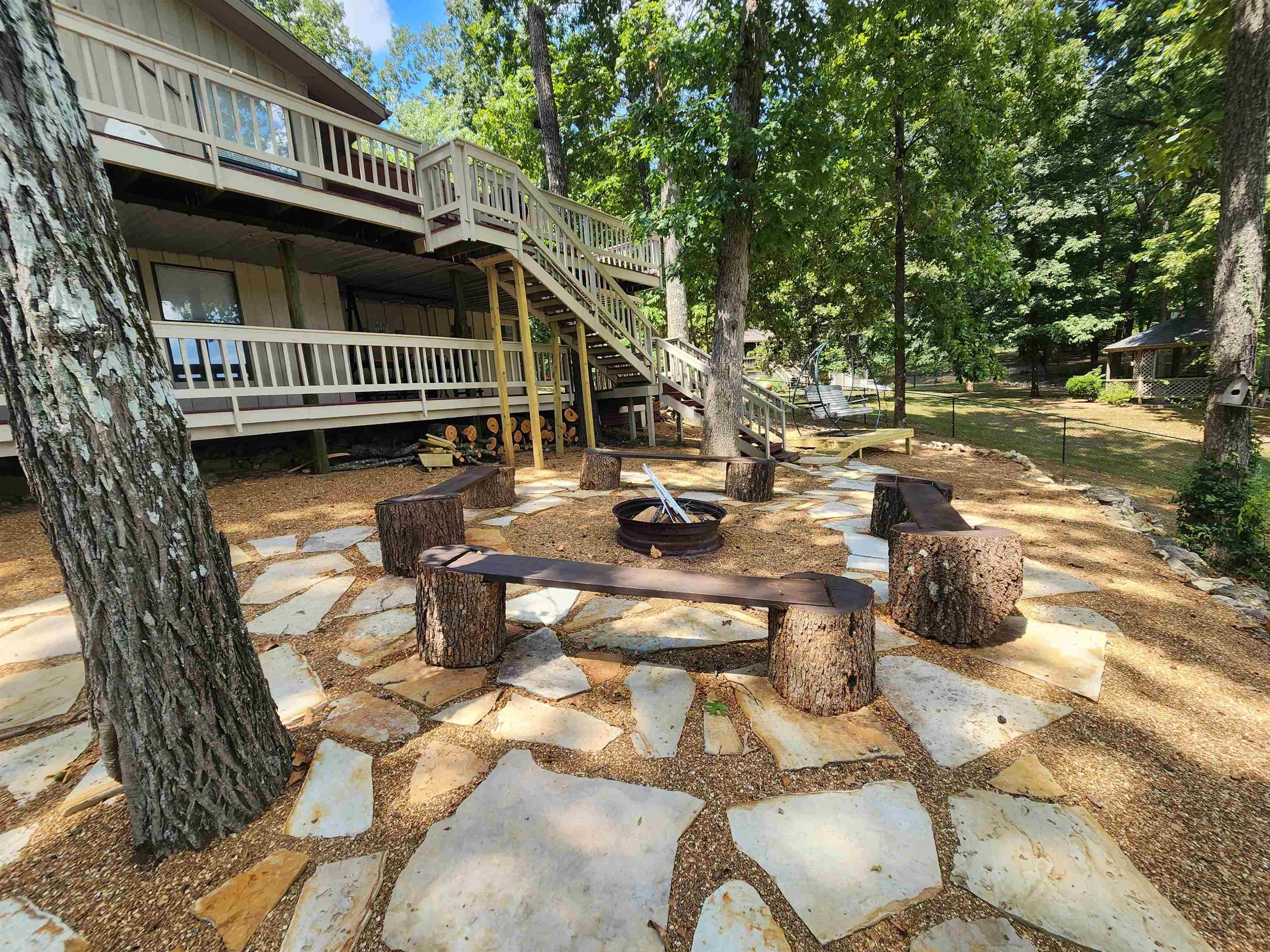 WEST LAKE - Residential