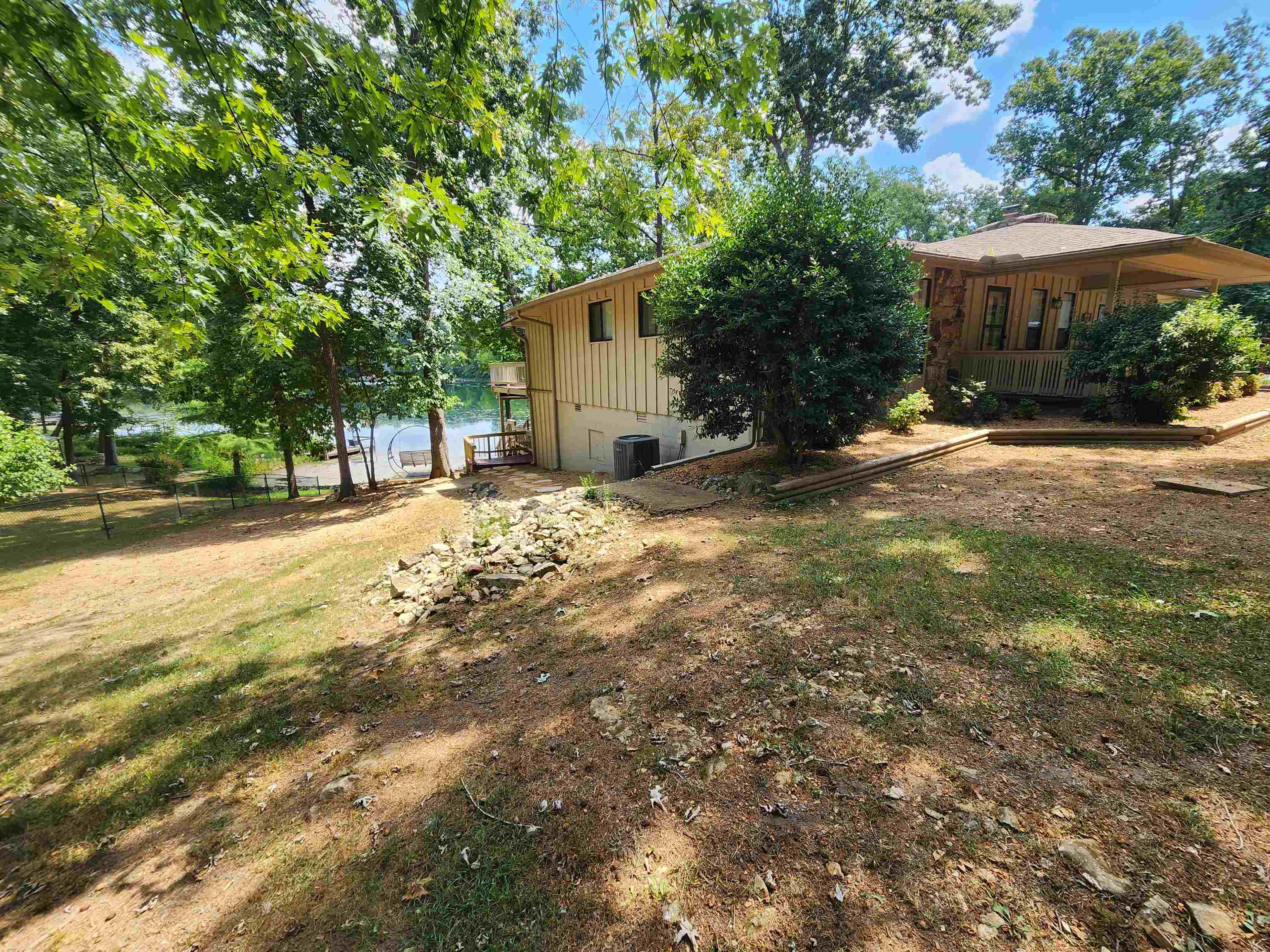 WEST LAKE - Residential