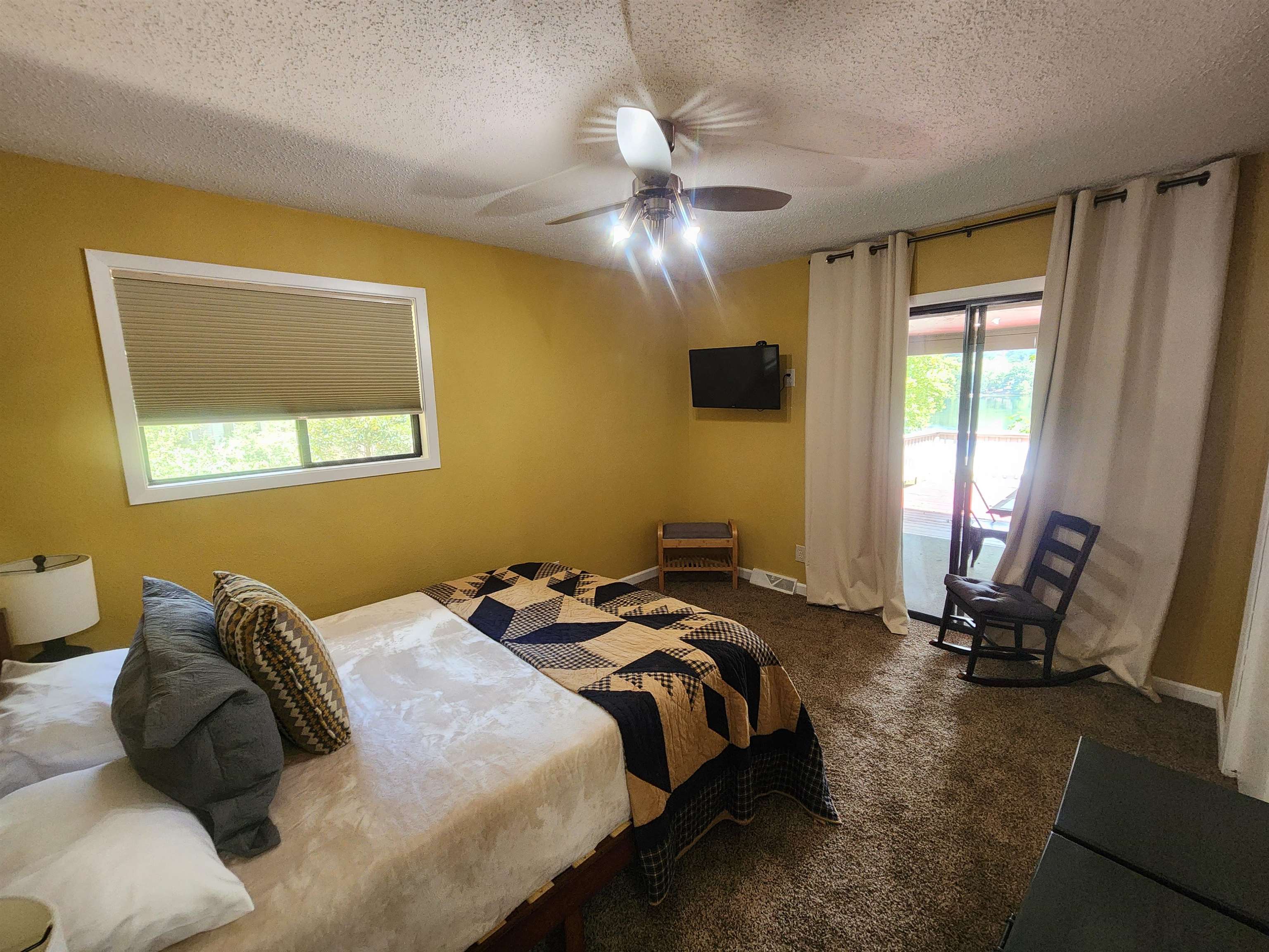 WEST LAKE - Residential