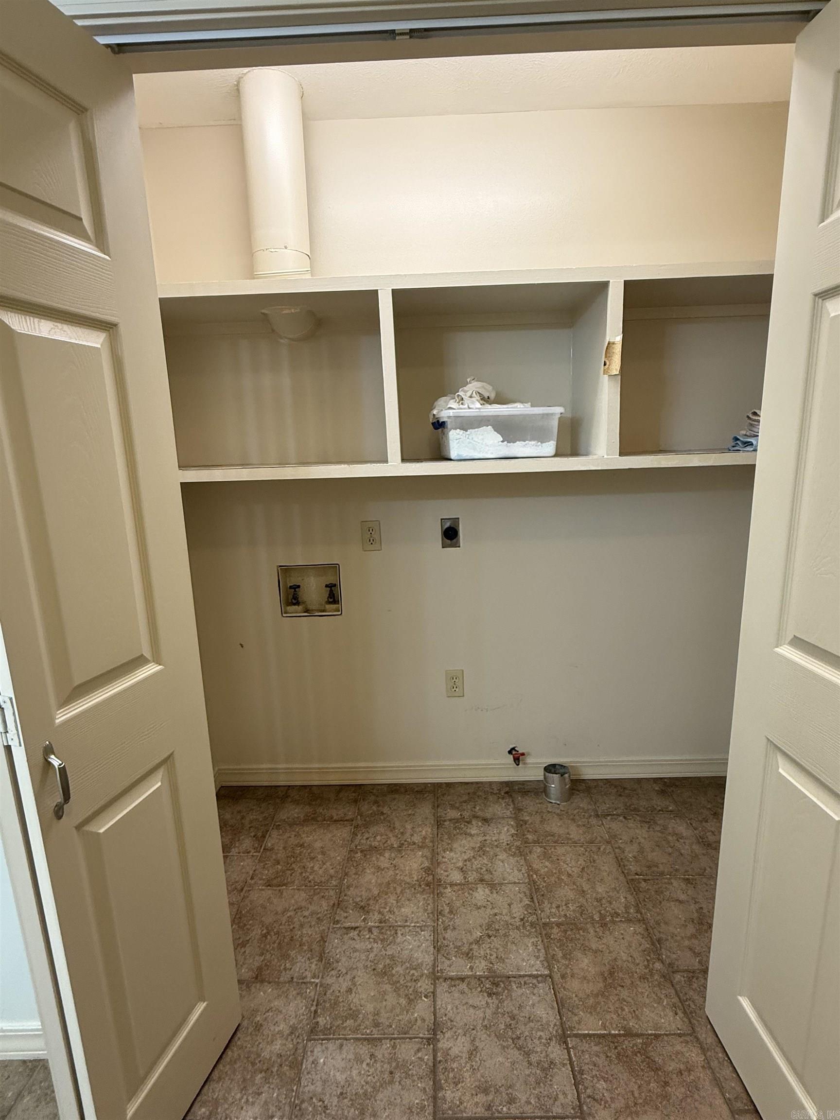RIVER OAKS COMMONS - Residential