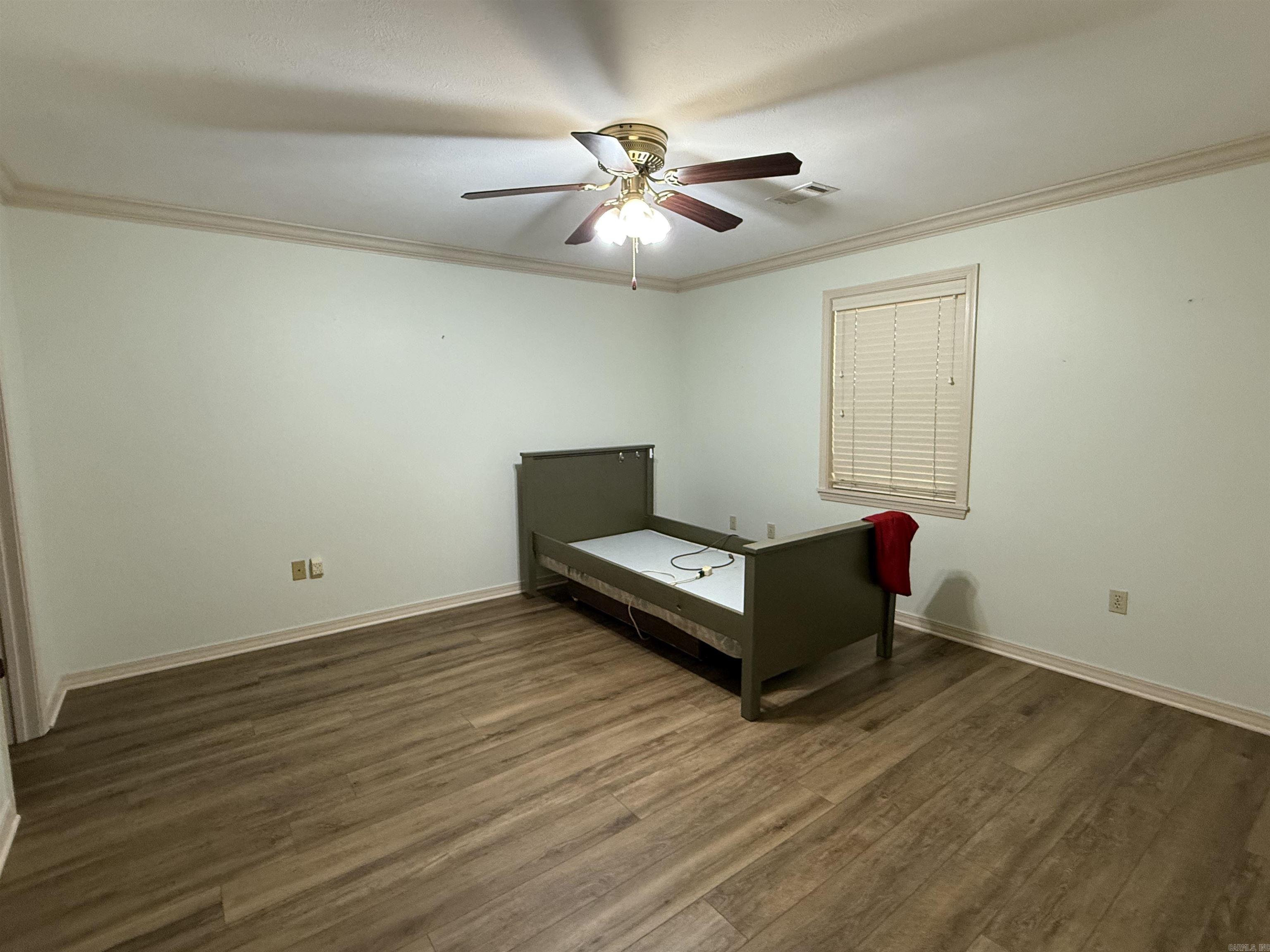RIVER OAKS COMMONS - Residential