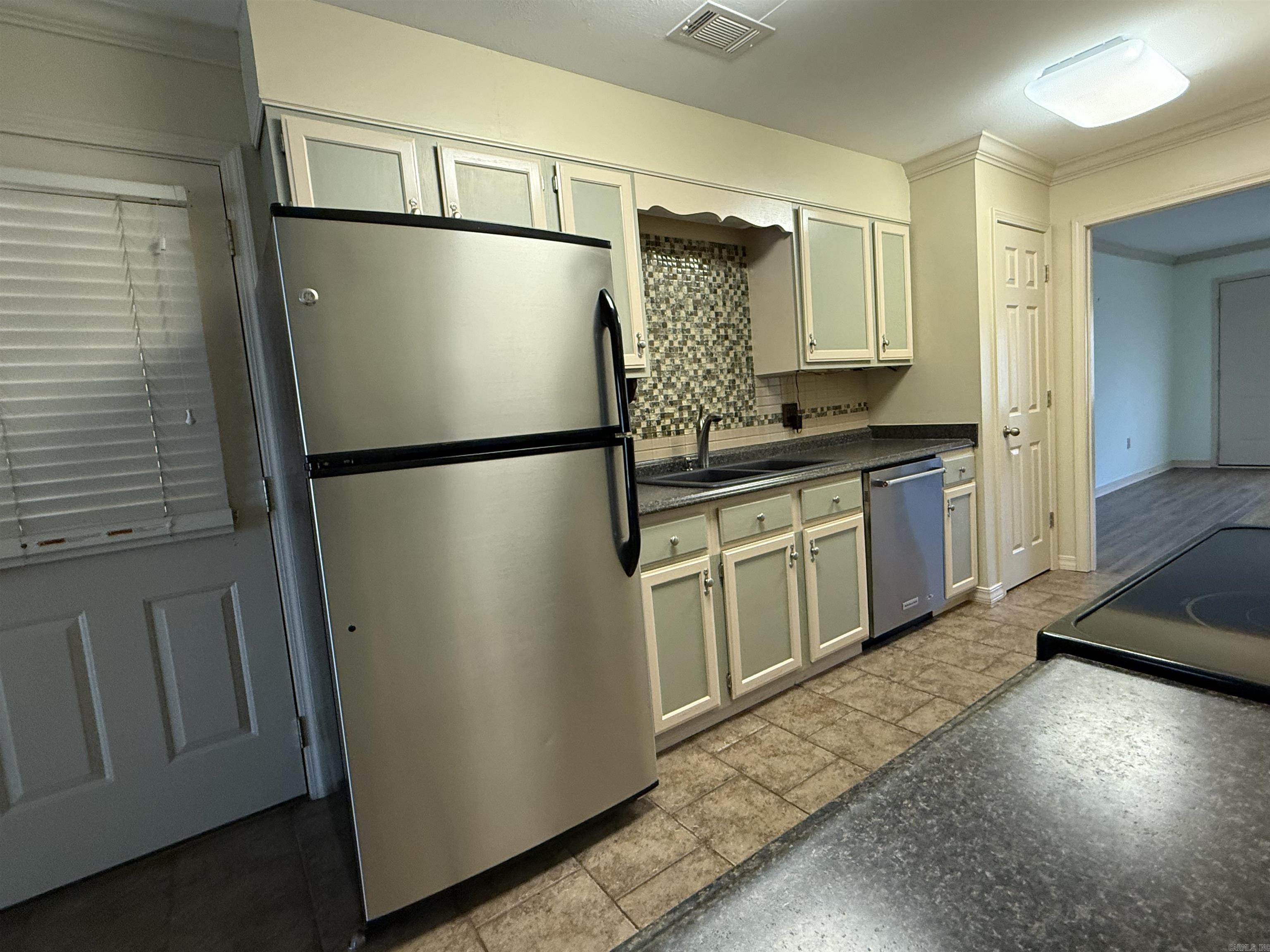 RIVER OAKS COMMONS - Residential