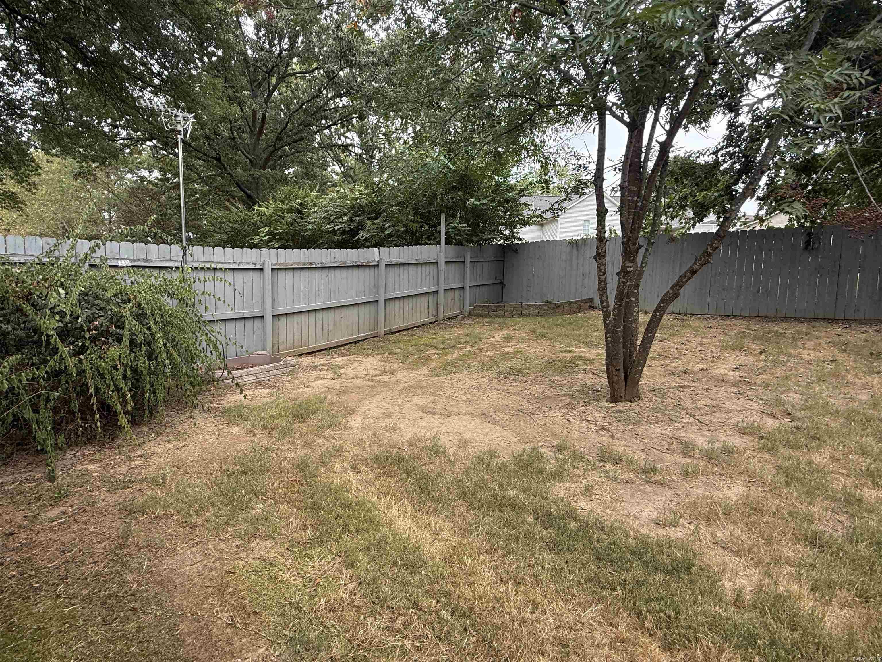 RIVER OAKS COMMONS - Residential