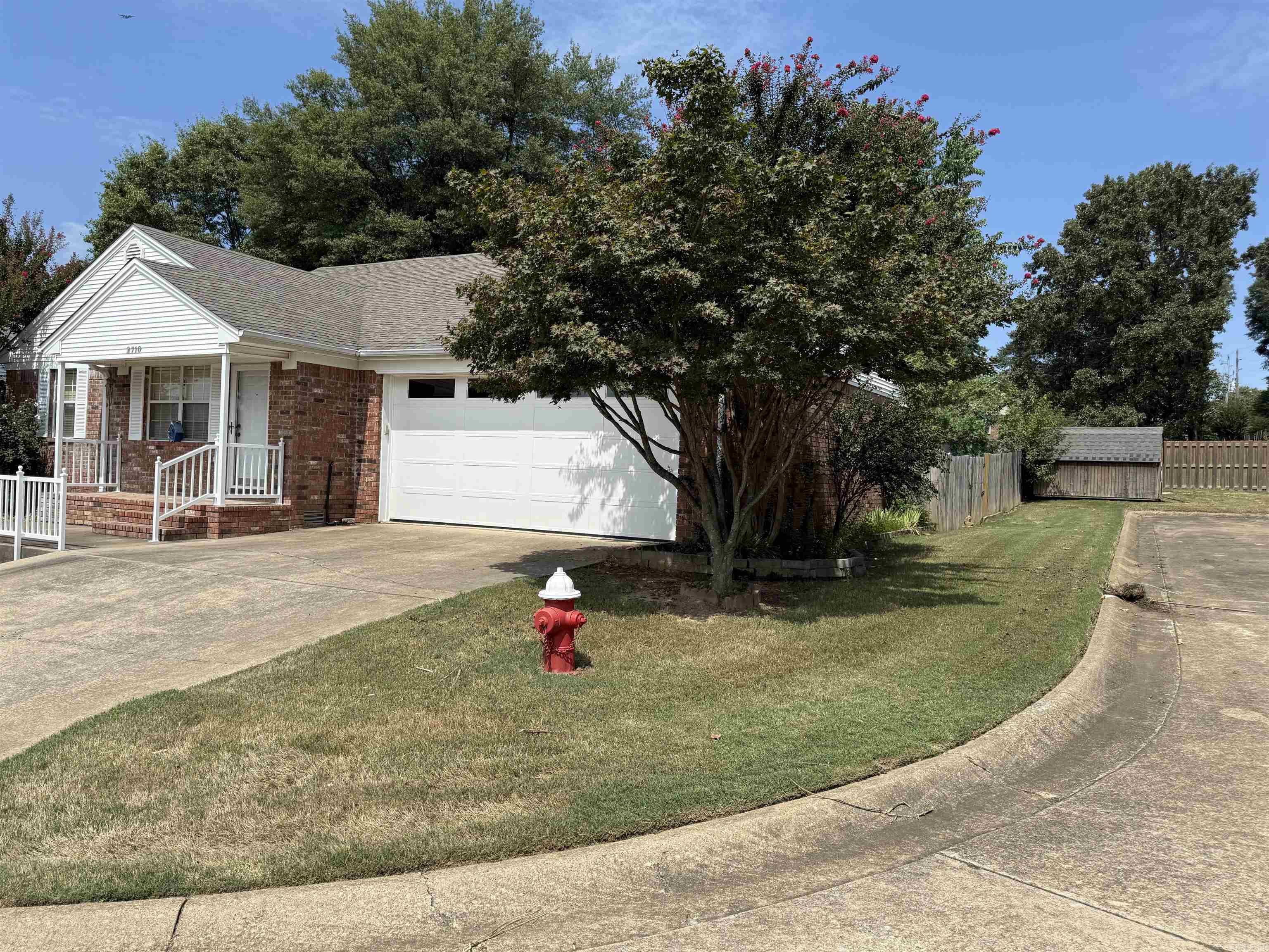 RIVER OAKS COMMONS - Residential
