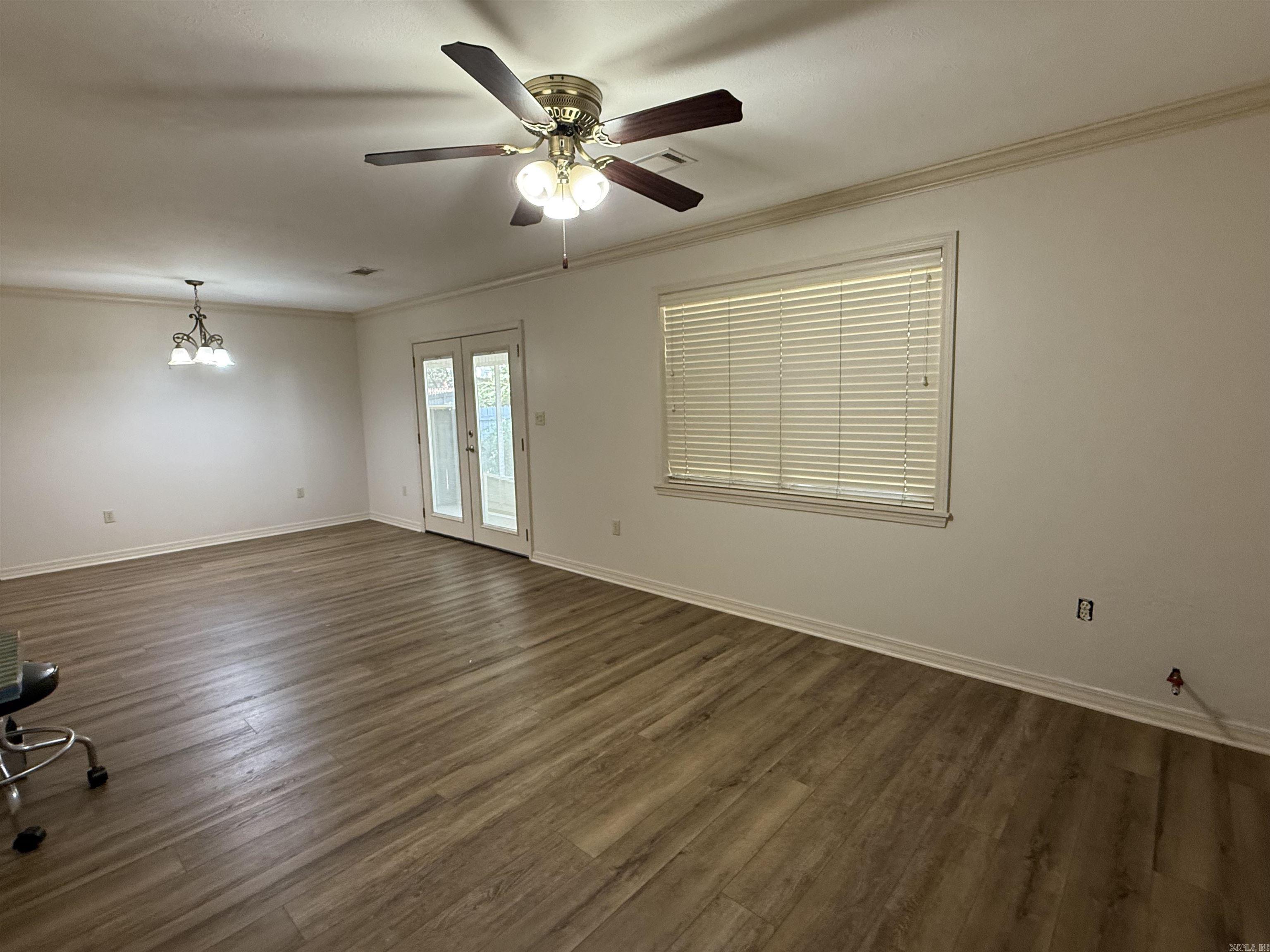 RIVER OAKS COMMONS - Residential
