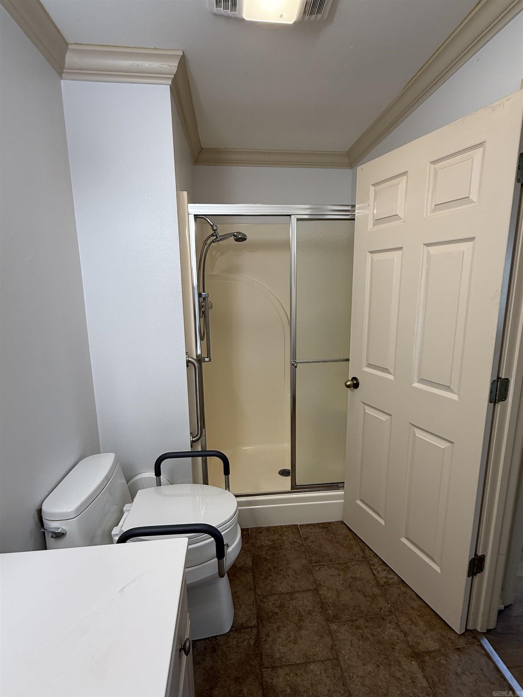 RIVER OAKS COMMONS - Residential