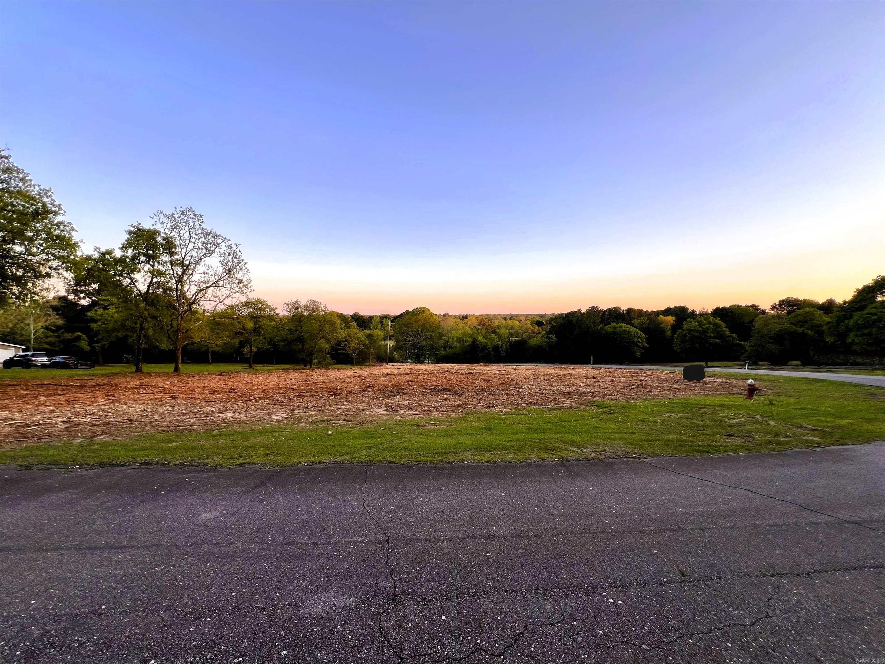 Searcy Outlots - Land