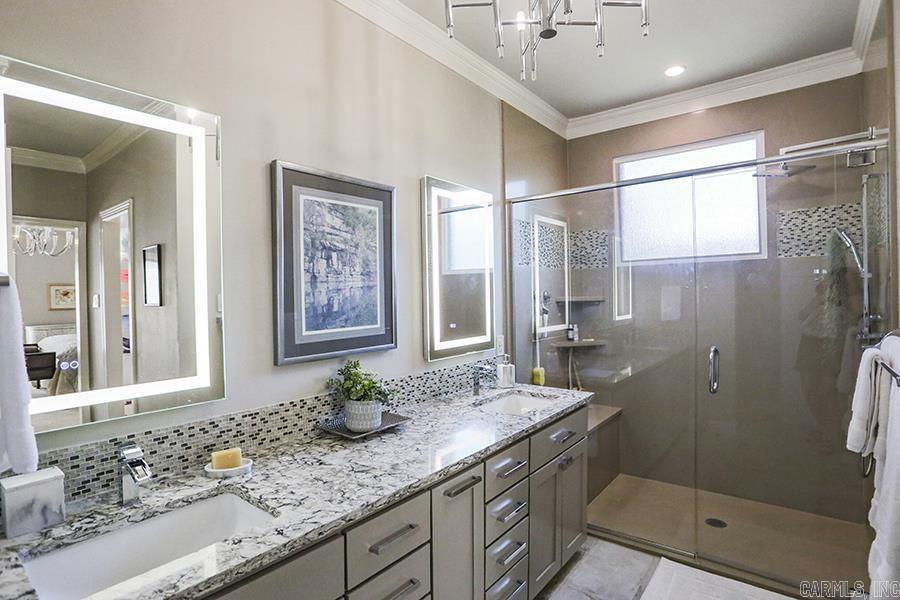 HUNTERS COVE ADDN - Residential